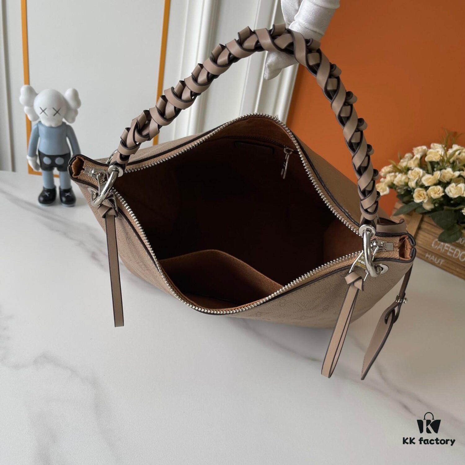 Upgraded Version 180 ‼️ M56073 M56084 Beaubourg Hobo Medium Handbag