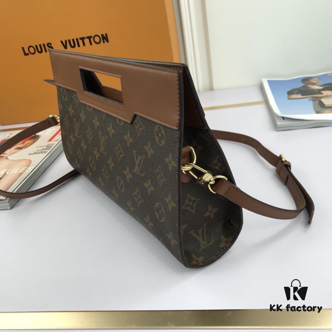 69307b3d6e68136f4d9a6e3b LV Handheld Bag with Long Strap πβ Super Practical π European Boutique Same Style π Made of Elegant DaMeier Ebene Classic Fabric π Lined with Unique Custom Foam Material, Wear-Resistant, Dirt-Resistant, Washable ππ Combines Fashion and Functionality πΏ Soft and Comfortable Body π Interior Features Slip Pockets π© Large Capacity Meets Daily Needs π― Model: 53666 Size: 30-19-8