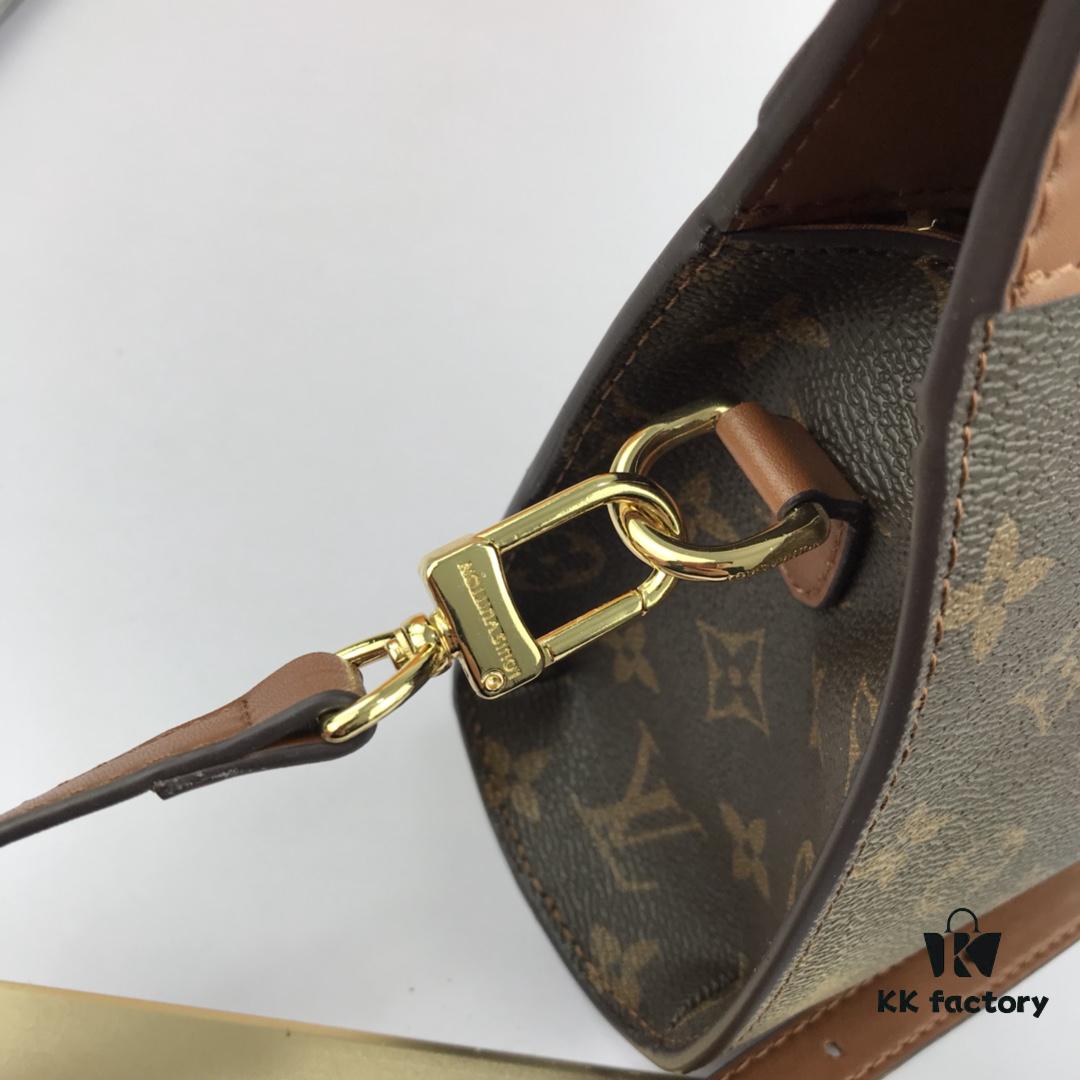 69307b3d6e68136f4d9a6e3c LV Handheld Bag with Long Strap πβ Super Practical π European Boutique Same Style π Made of Elegant DaMeier Ebene Classic Fabric π Lined with Unique Custom Foam Material, Wear-Resistant, Dirt-Resistant, Washable ππ Combines Fashion and Functionality πΏ Soft and Comfortable Body π Interior Features Slip Pockets π© Large Capacity Meets Daily Needs π― Model: 53666 Size: 30-19-8