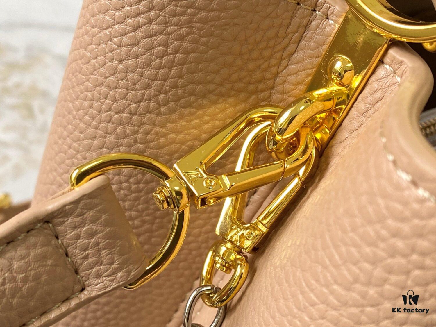 69307b676e68136f4d9a6e89 Top Quality Original Guangzhou Stock 🇫🇷 M12938 ChainOnYou Capucines Medium Handbag in Taurillon Cowhide Leather