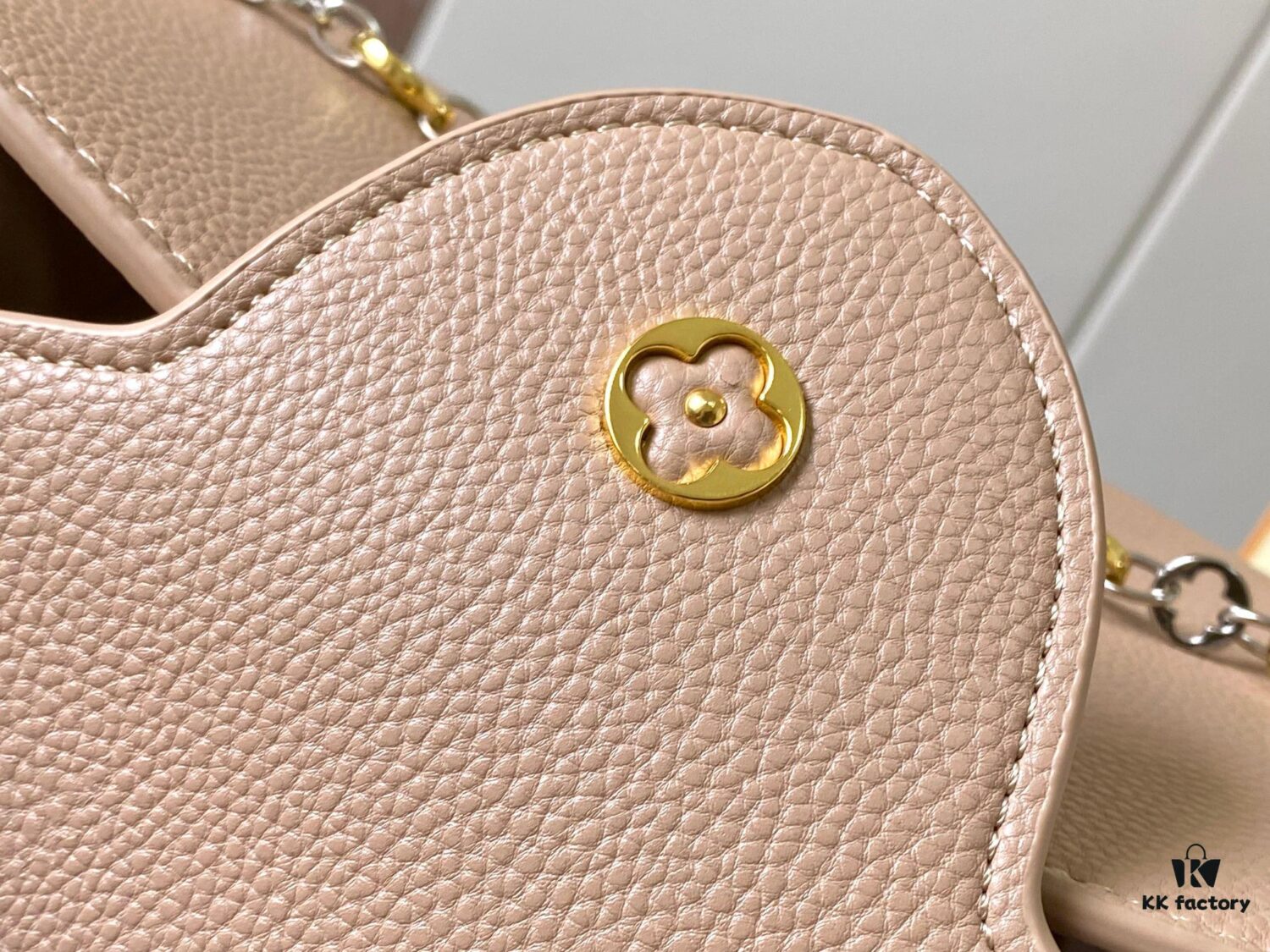 69307b696e68136f4d9a6e8d Top Quality Original Guangzhou Stock 🇫🇷 M12938 ChainOnYou Capucines Medium Handbag in Taurillon Cowhide Leather