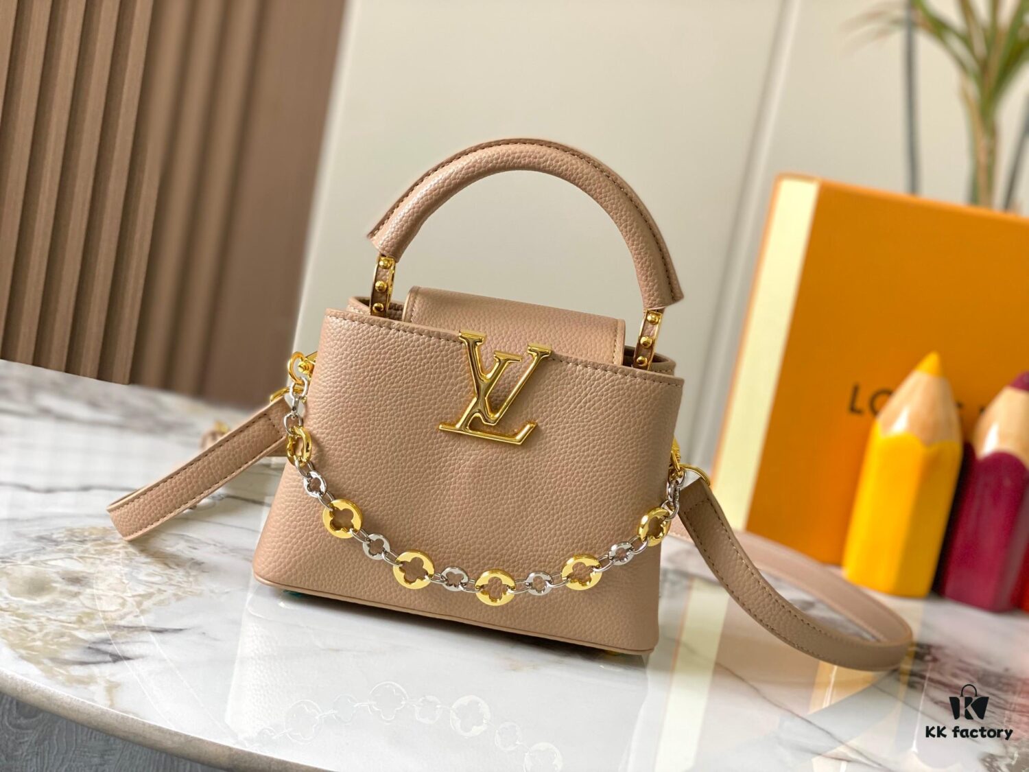 69307b6e6e68136f4d9a6e96 Top Quality Original Guangzhou Stock 🇫🇷 M12935 Capucines Mini Bag from the Capucines Chain On You Collection