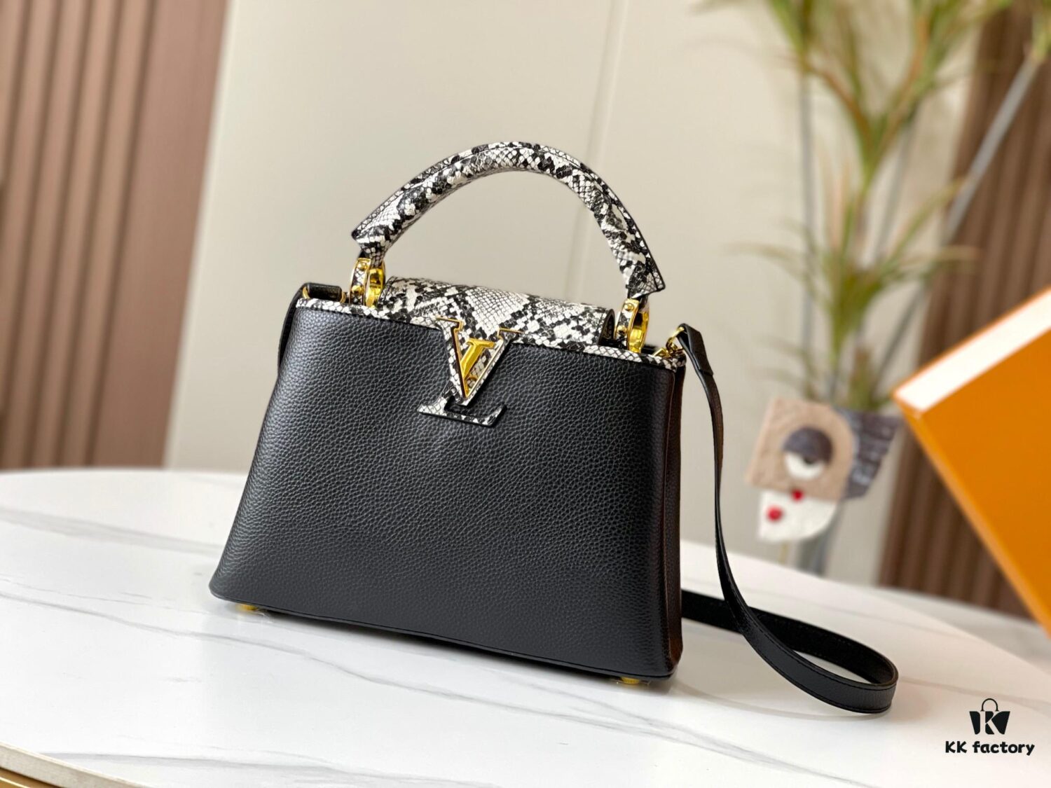 69307b826e68136f4d9a6eb7 Exclusive On-Hand Shot - Upgraded M95508 CAPUCINES Small Handbag