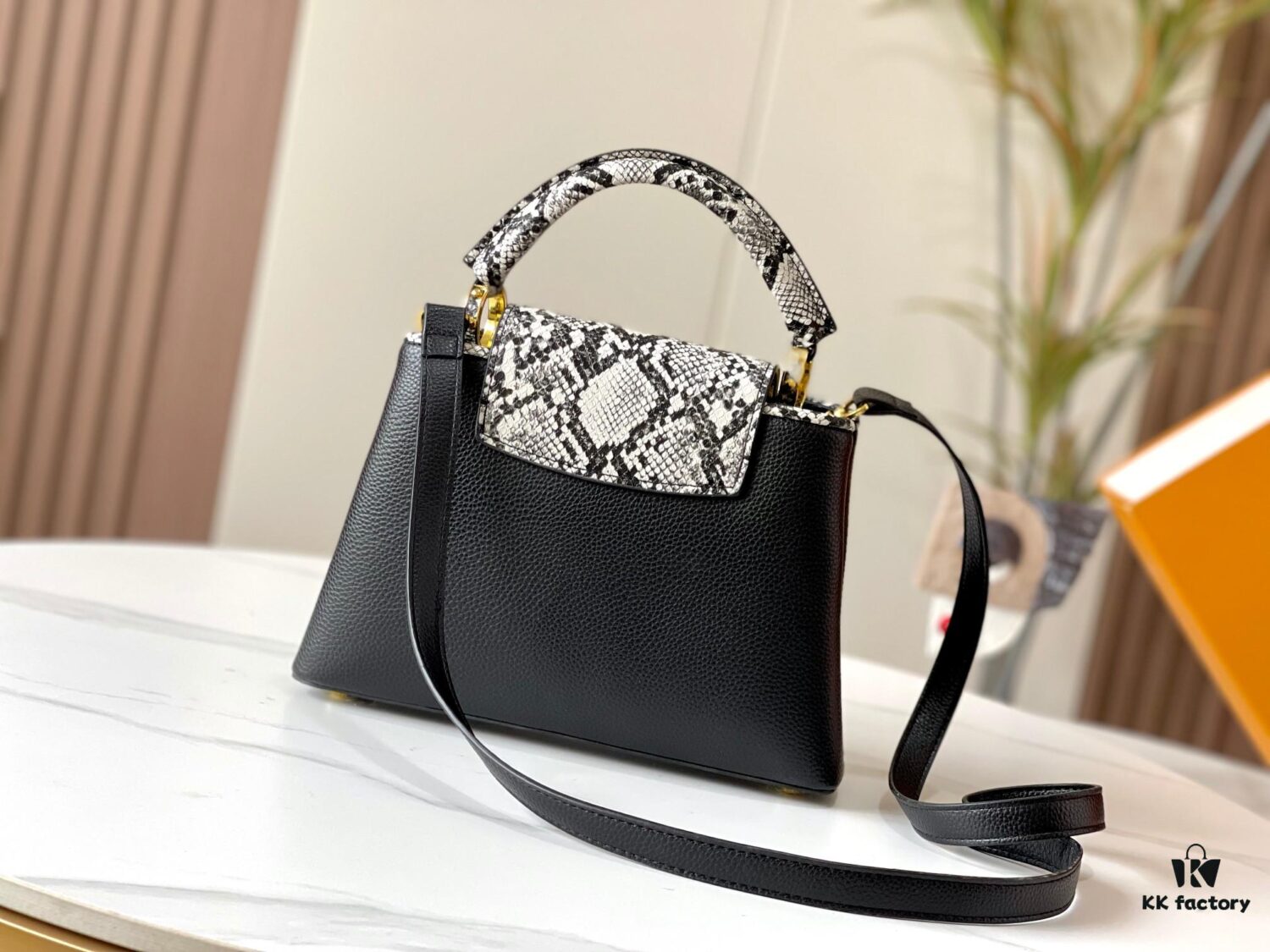 69307b836e68136f4d9a6eb9 Exclusive On-Hand Shot - Upgraded M95508 CAPUCINES Small Handbag