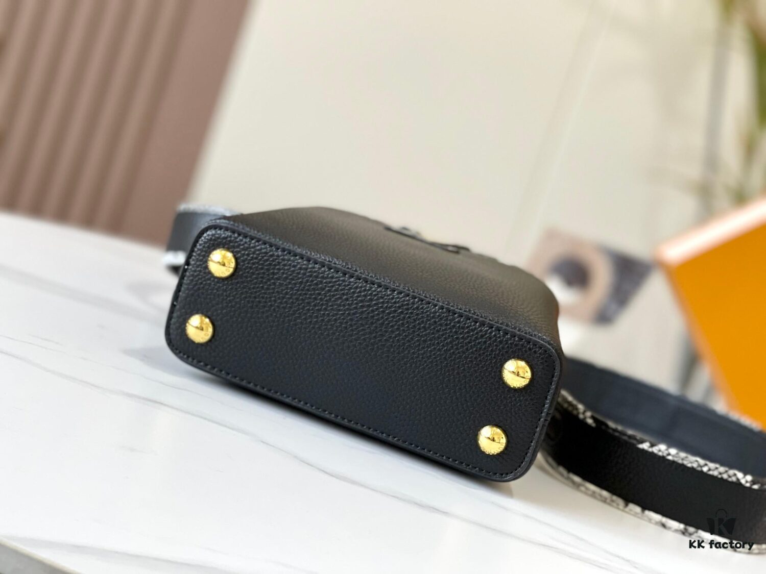 69307b886e68136f4d9a6ec2 Exclusive On-hand Photo - Upgraded M95509 CAPUCINES Mini Bag