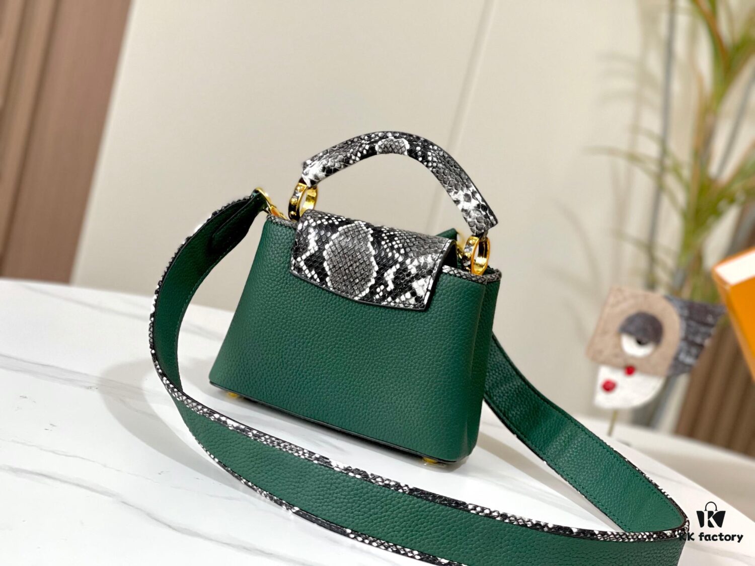 69307b956e68136f4d9a6ed7 Exclusive On-Site Photo - Upgraded M95509 CAPUCINES Mini Bag