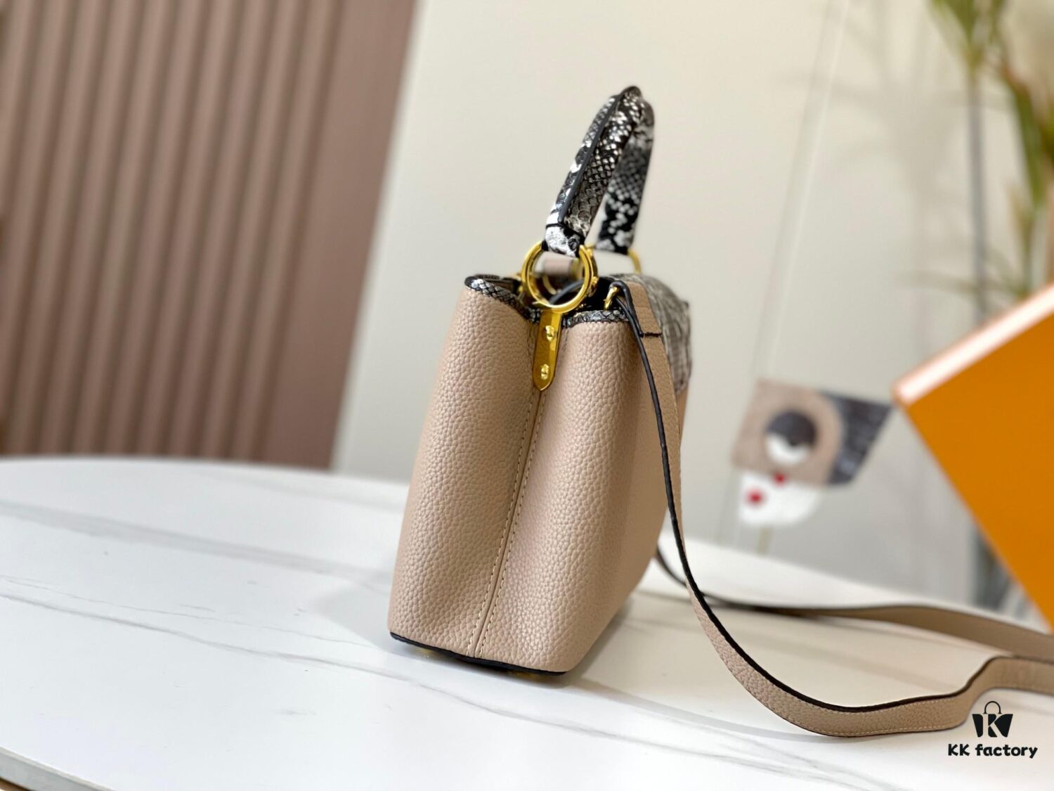 69307b996e68136f4d9a6ed9 Exclusive On-site Photo - Upgraded M95508 CAPUCINES Small Handbag