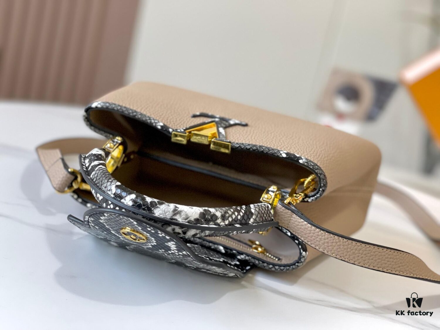 69307b9e6e68136f4d9a6ee1 Exclusive On-site Photo - Upgraded M95508 CAPUCINES Small Handbag
