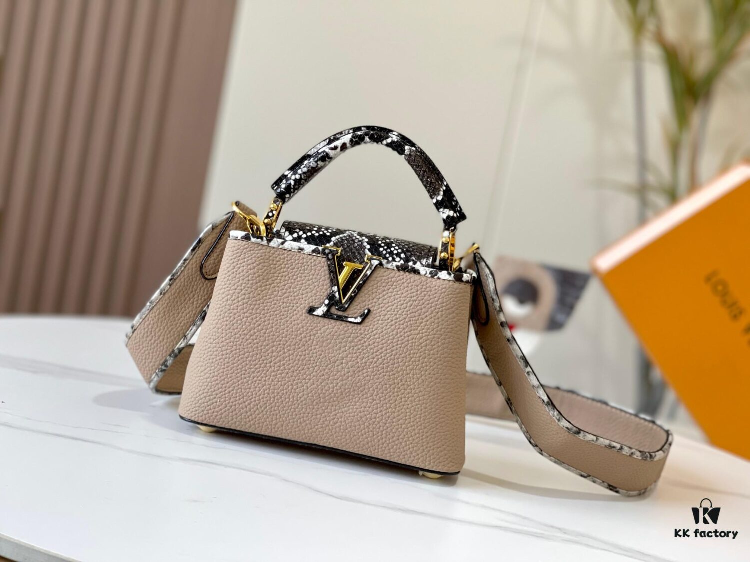 69307b9f6e68136f4d9a6ee3 Exclusive On-hand Photo - Upgraded M95509 CAPUCINES Mini Bag