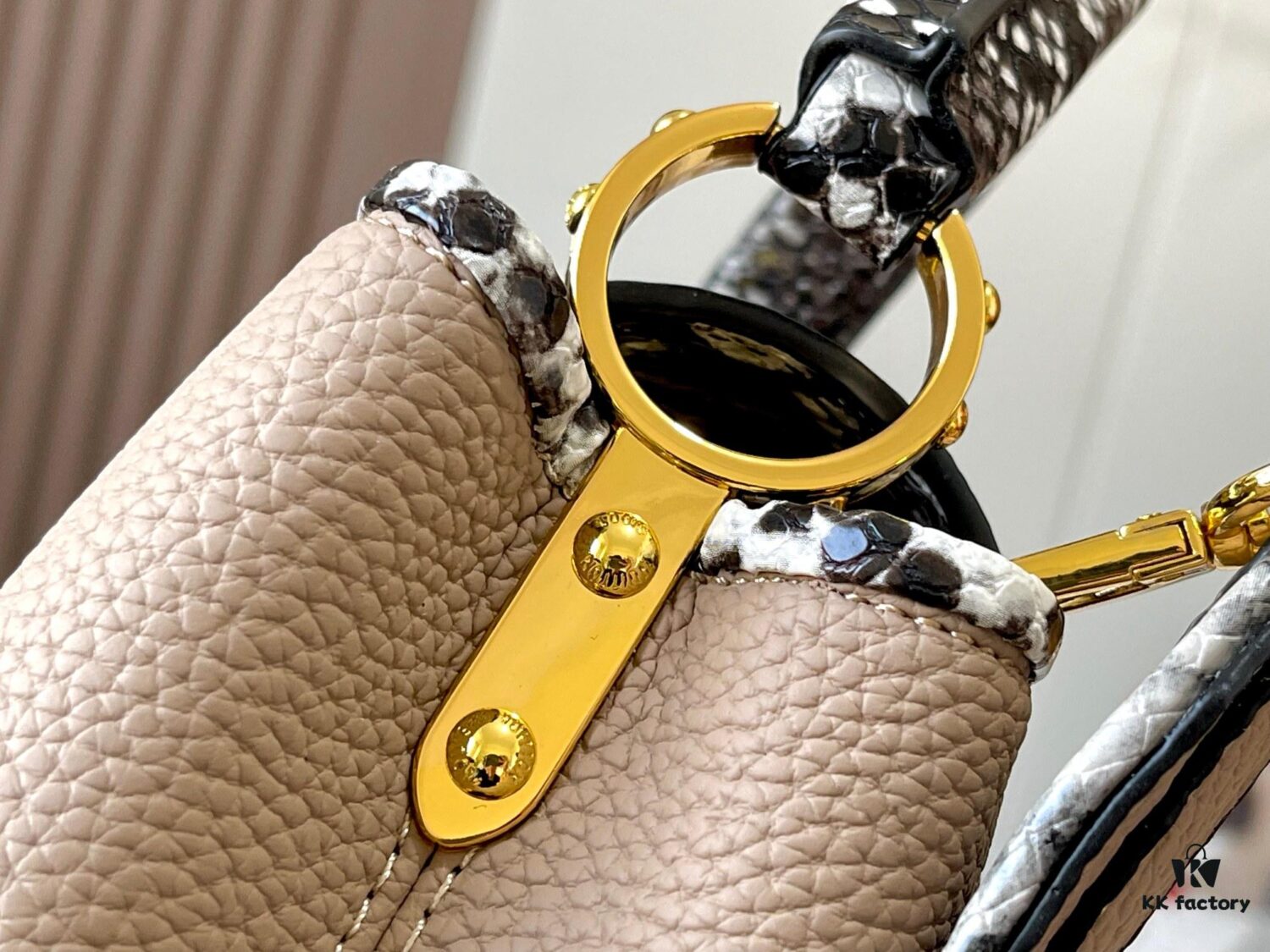 69307ba26e68136f4d9a6ee8 Exclusive On-hand Photo - Upgraded M95509 CAPUCINES Mini Bag