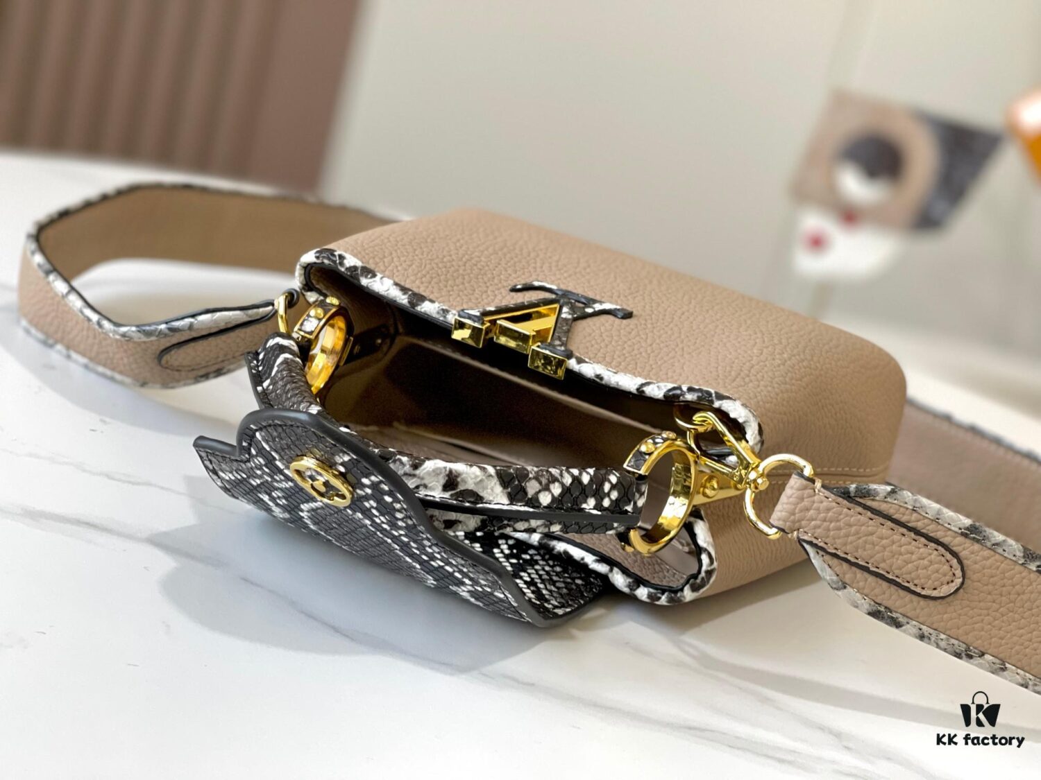 69307ba46e68136f4d9a6eed Exclusive On-hand Photo - Upgraded M95509 CAPUCINES Mini Bag