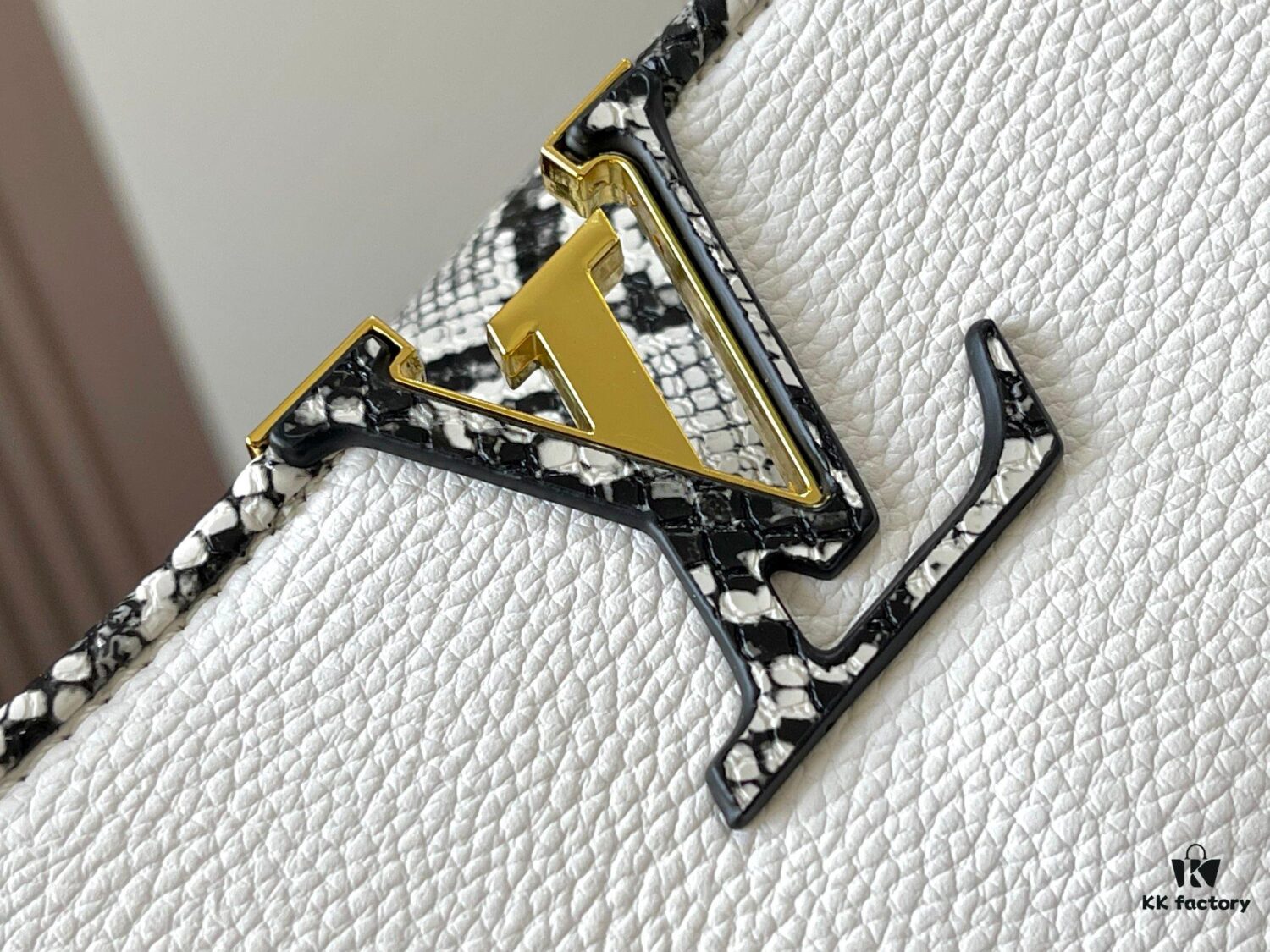 69307bb66e68136f4d9a6f03 Exclusive On-Site Photo - Upgraded M95508 CAPUCINES Small Handbag