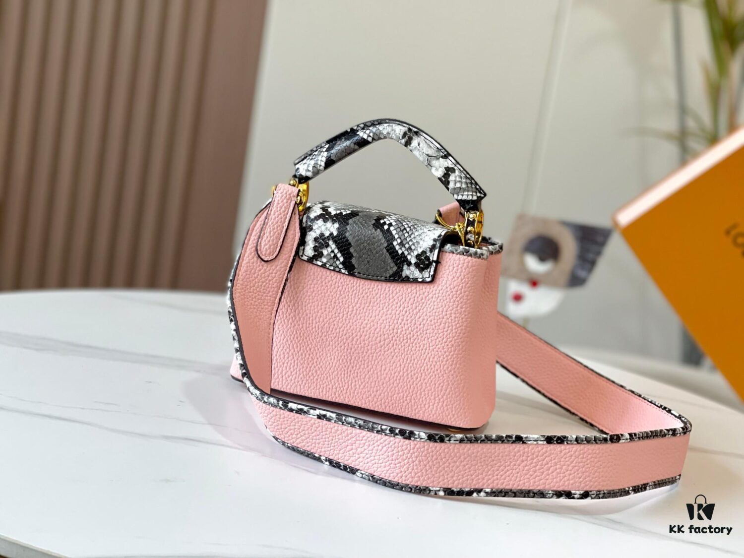69307bb96e68136f4d9a6f0b Exclusive On-hand Photo - Upgraded M95509 CAPUCINES Mini Bag