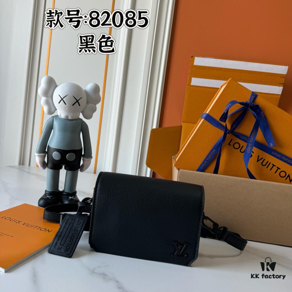 69307bbd6e68136f4d9a6f12 Upgraded Version M82085 M82086 Full Leather Black, Light Green, Black Flower, Old Flower Men's Messenger Bag Flap Mini Handbag