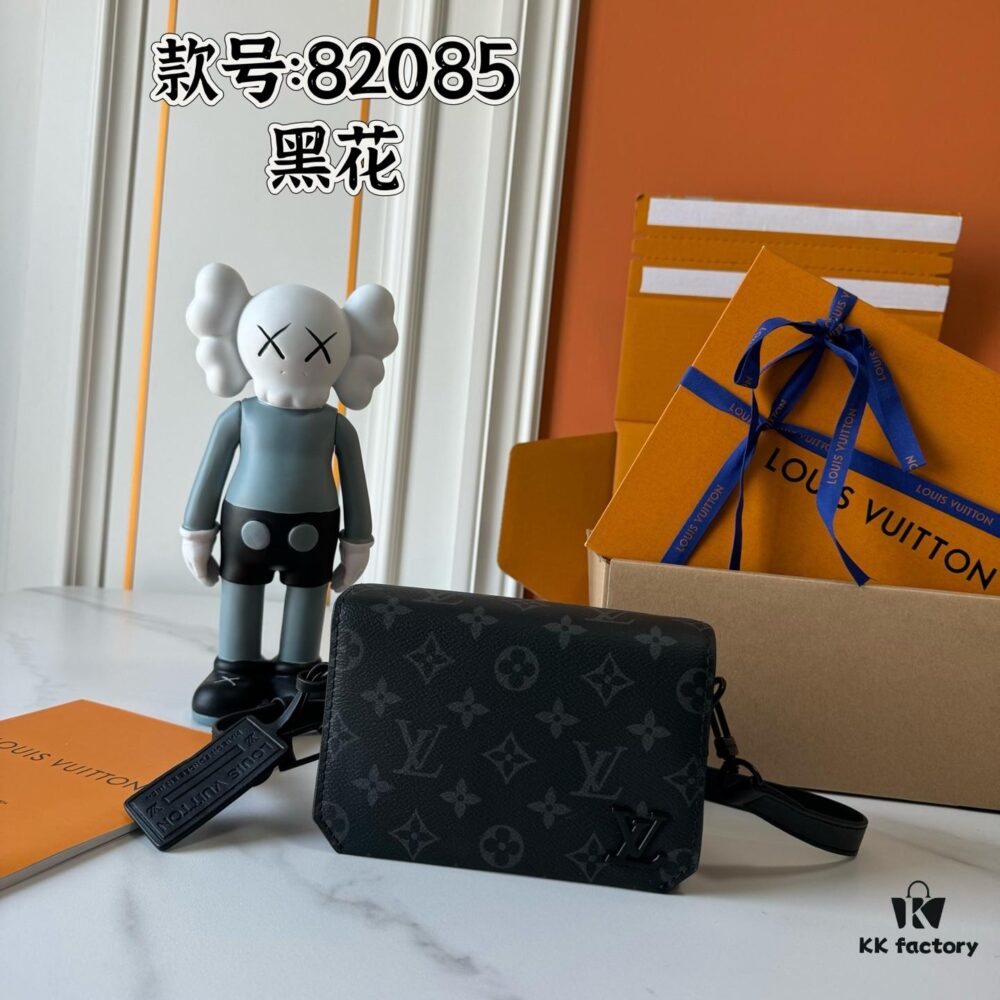 69307bc86e68136f4d9a6f21 Upgraded Version M82085 M82086 Full Leather Black Light Green Black Floral Monogram Men's Messenger Bag Flap Mini Handbag