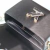 69307c206e68136f4d9a6fb3 Top Quality Original! Welcome to Compare! Model No.: 50392/22229/22236. This LV Twist Medium Bag is crafted from Epi grained leather, featuring woven leather wrapping around the LV Twist lock and top handle, adding a touch of elegance to its bold silhouette. The detachable and adjustable shoulder strap allows versatile carrying options—short shoulder, long shoulder, or cross-body wear.
