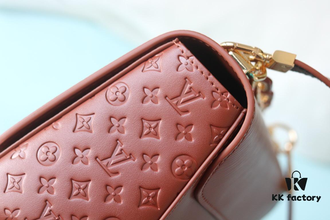 69307c5a6e68136f4d9a703b Exclusive Real Shot Top Original Version Slim Classic Twist MM Handbag Model No.: 50507/12736/11879