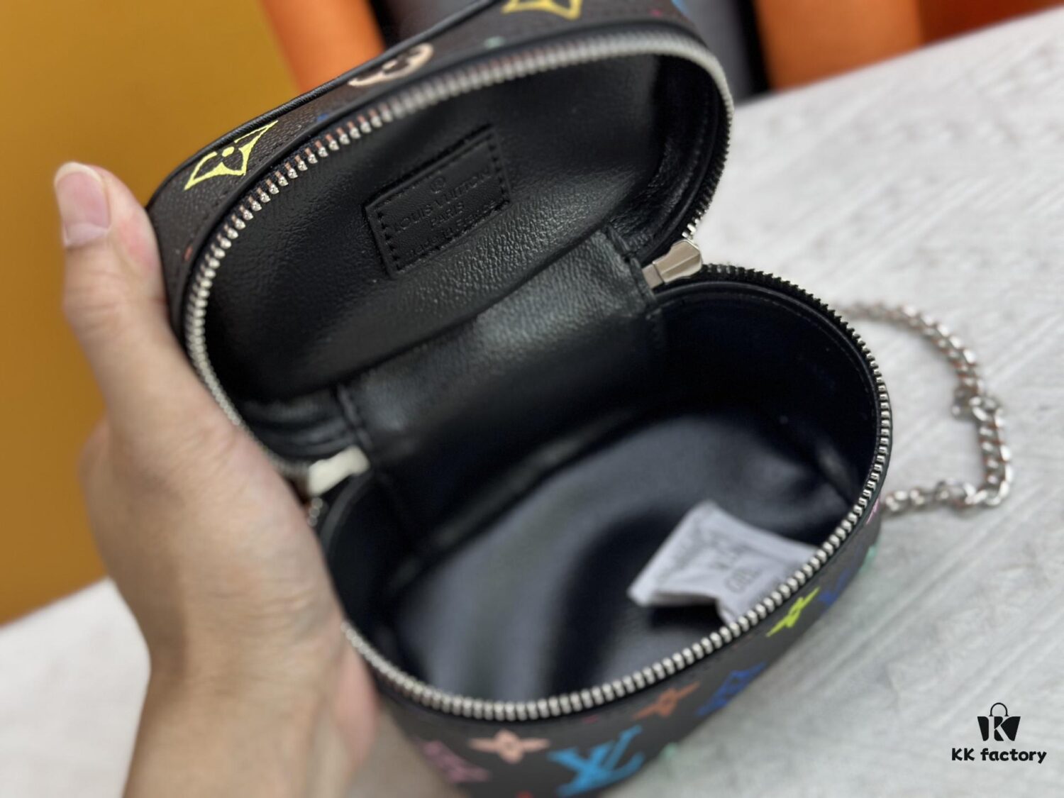 69307c7c6e68136f4d9a7078 Upgraded Original M13747 M44495 M42265 M44936 M42263 LV Takashi Murakami Nice Mini Nano Pouch with Monogram Print in 33 Vibrant Colors, 2025 LV x Takashi Murakami Collaboration White Tricolor and Black Tricolor Twelve-Section Series, Popular Worldwide Among Celebrities