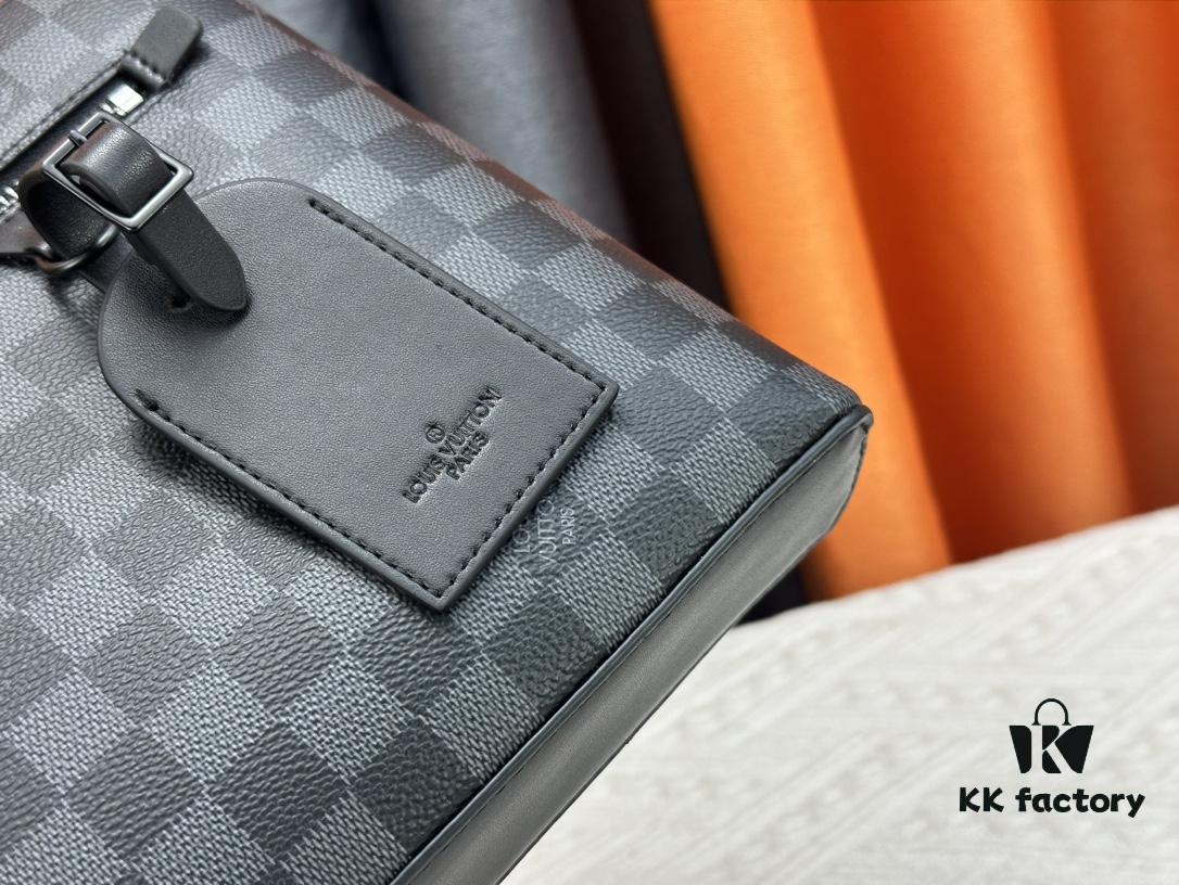 69307c9f6e68136f4d9a70b7 40504 This iPad clutch is designed specifically for the latest tablet models. Crafted in LV Aerogram leather, soft as vintage airmail paper, with an LV-lettered corner. Features a removable wrist strap for easy carrying. 30.0 x 22.0 x 5.0 cm (length x height x width)