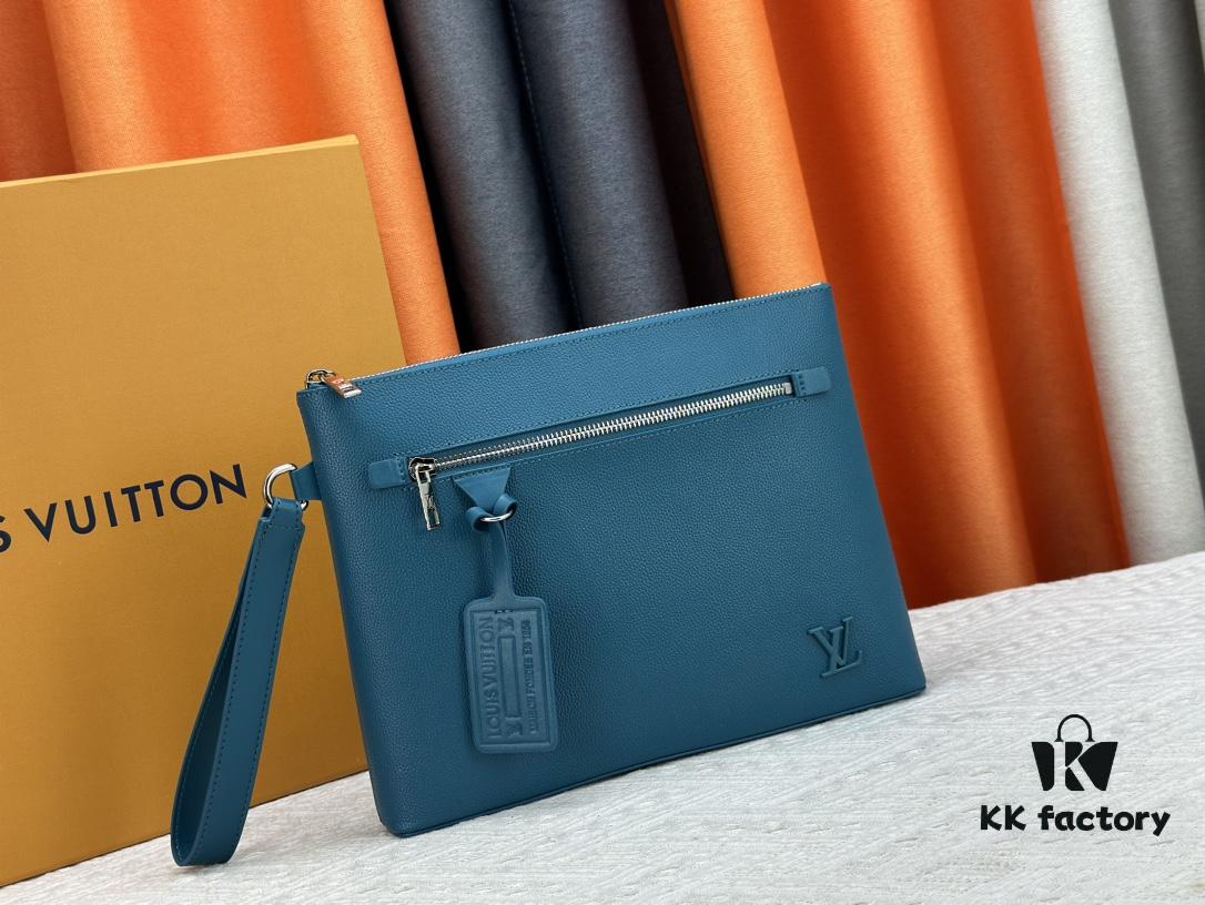 iPad Handheld Pouch Designed for the Latest Tablet Models