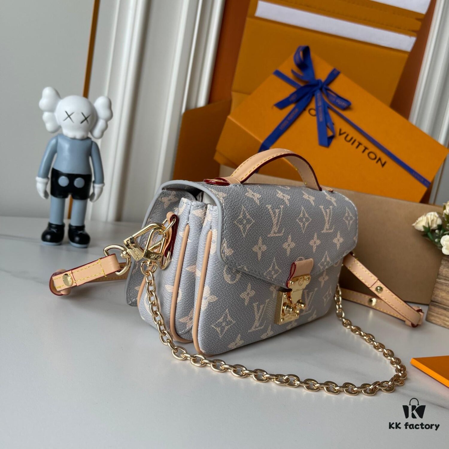 69307d446e68136f4d9a71d7 Upgraded Version 160 (Official Color Match Gray Floral 12429) (High-Quality Replica) M12429 M23940 M40749 M46914 M46279 M22834 M46595 LV Men's Messenger Bag Small East West Métis Handbag