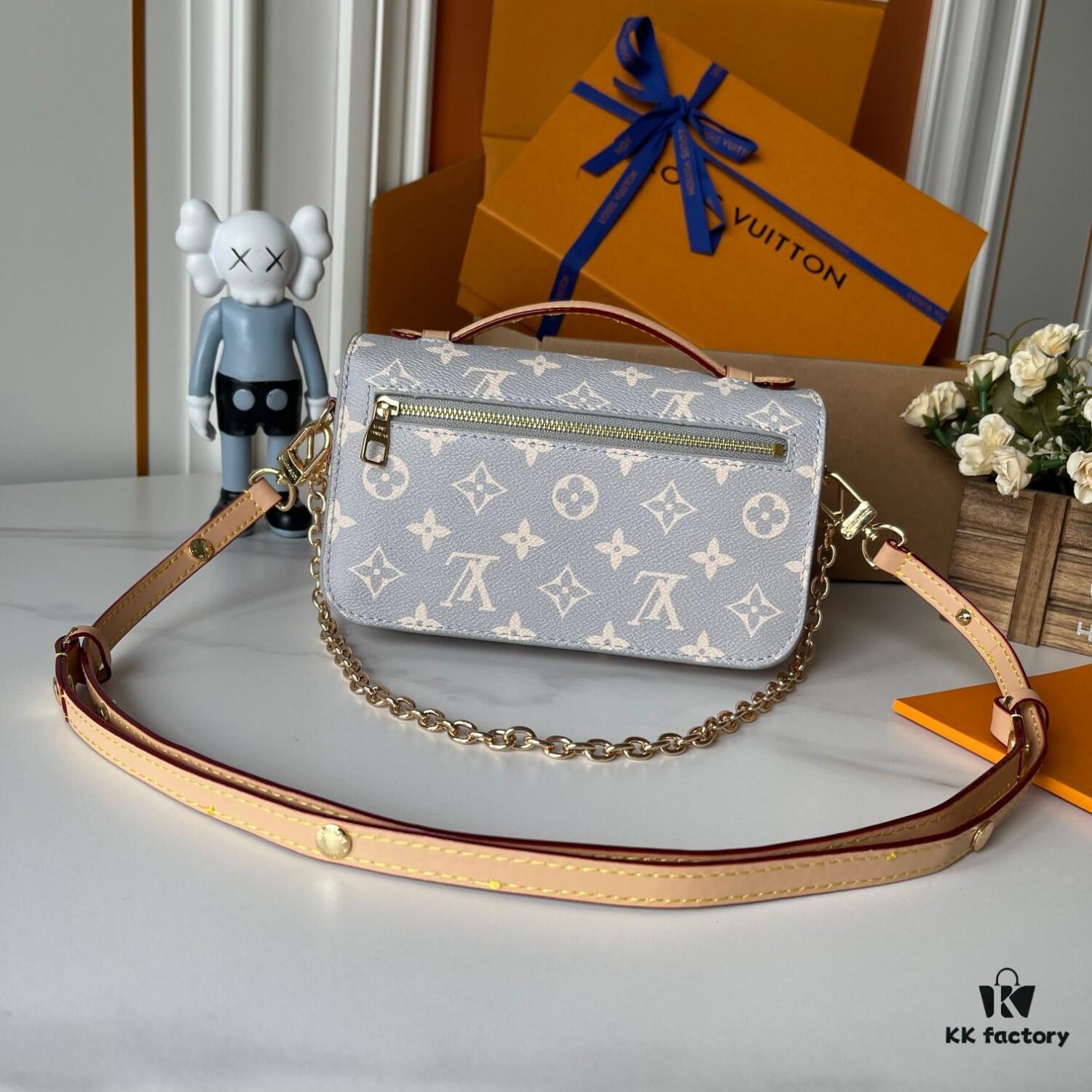 69307d456e68136f4d9a71d9 Upgraded Version 160 (Official Color Match Gray Floral 12429) (High-Quality Replica) M12429 M23940 M40749 M46914 M46279 M22834 M46595 LV Men's Messenger Bag Small East West Métis Handbag