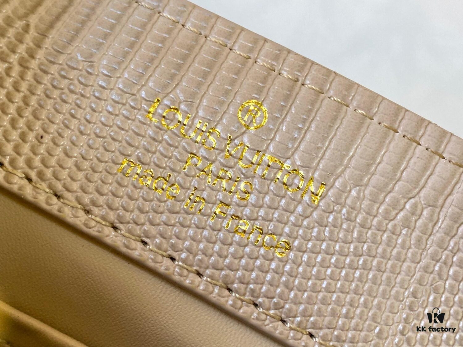 69307d5e6e68136f4d9a7202 Top Grade Original Guangzhou Stock M12296 Beige Lizard Leather Combined with Golden Diamond Crown 🔺 This Capucines Mini Handbag Features Luxurious Lizard Leather Exterior with Soft Lambskin Lining, Accented with Brilliant Metallic Hardware