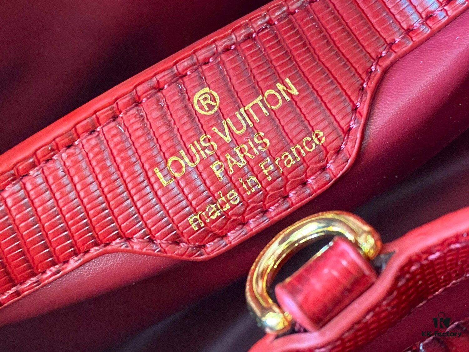 69307d716e68136f4d9a721d Top-Grade Original Guangzhou Stock M12297 Burgundy Lizard Skin with Gold Diamond Crown ▲ This Capucines BB Bag Exquisitely Combines Luxurious Lizard Exterior, Soft Lamb Leather Lining, and Lustrous Metallic Hardware