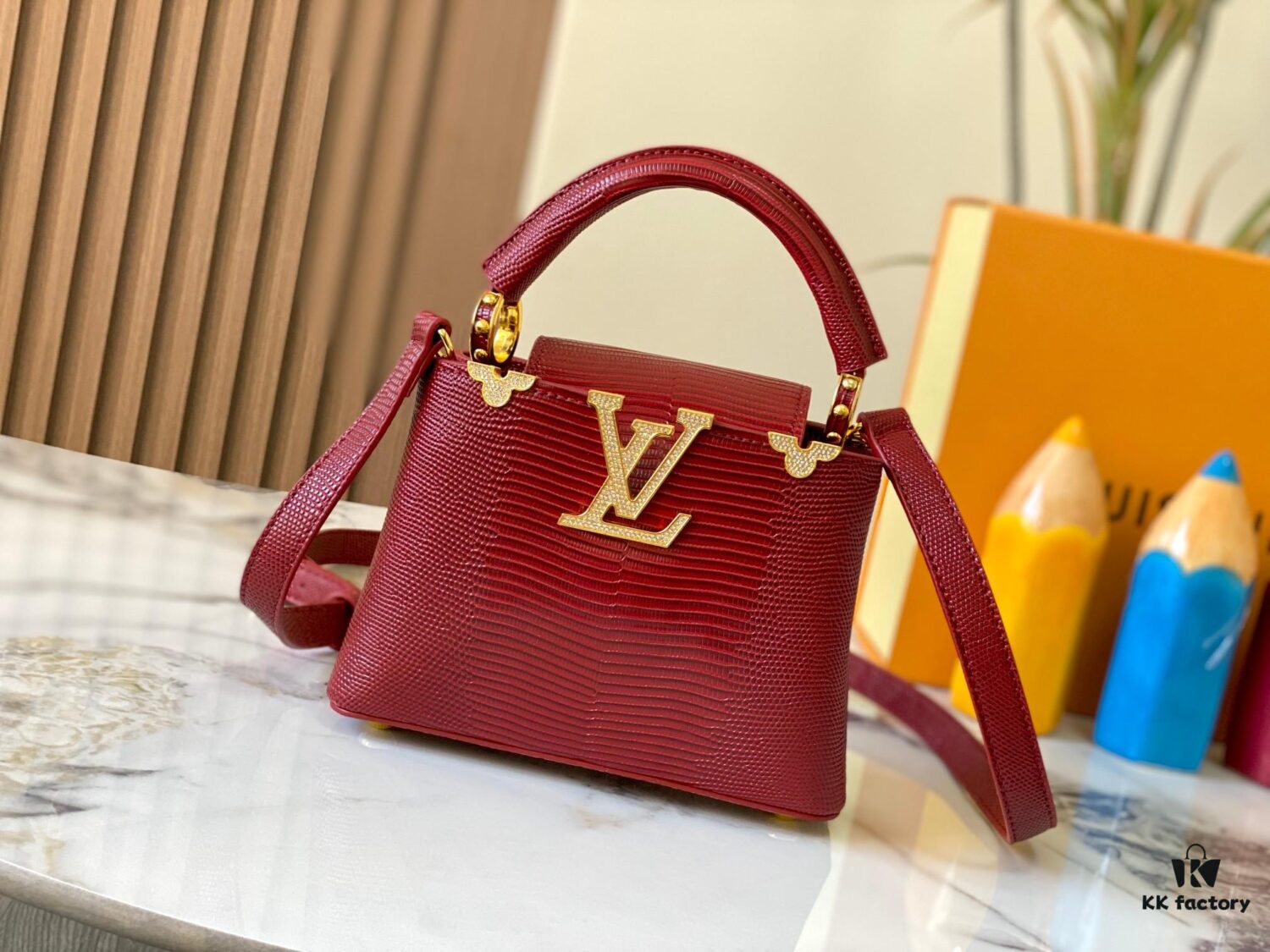 69307d726e68136f4d9a721e Top Quality Original Guangzhou Stock M12296 Burgundy Lizard Skin Combined with Golden Diamond Crown 🔺 This Capucines Mini Bag Features Luxurious Lizard Leather Exterior with Soft Lambskin Lining, Accented with Brilliant Metallic Hardware