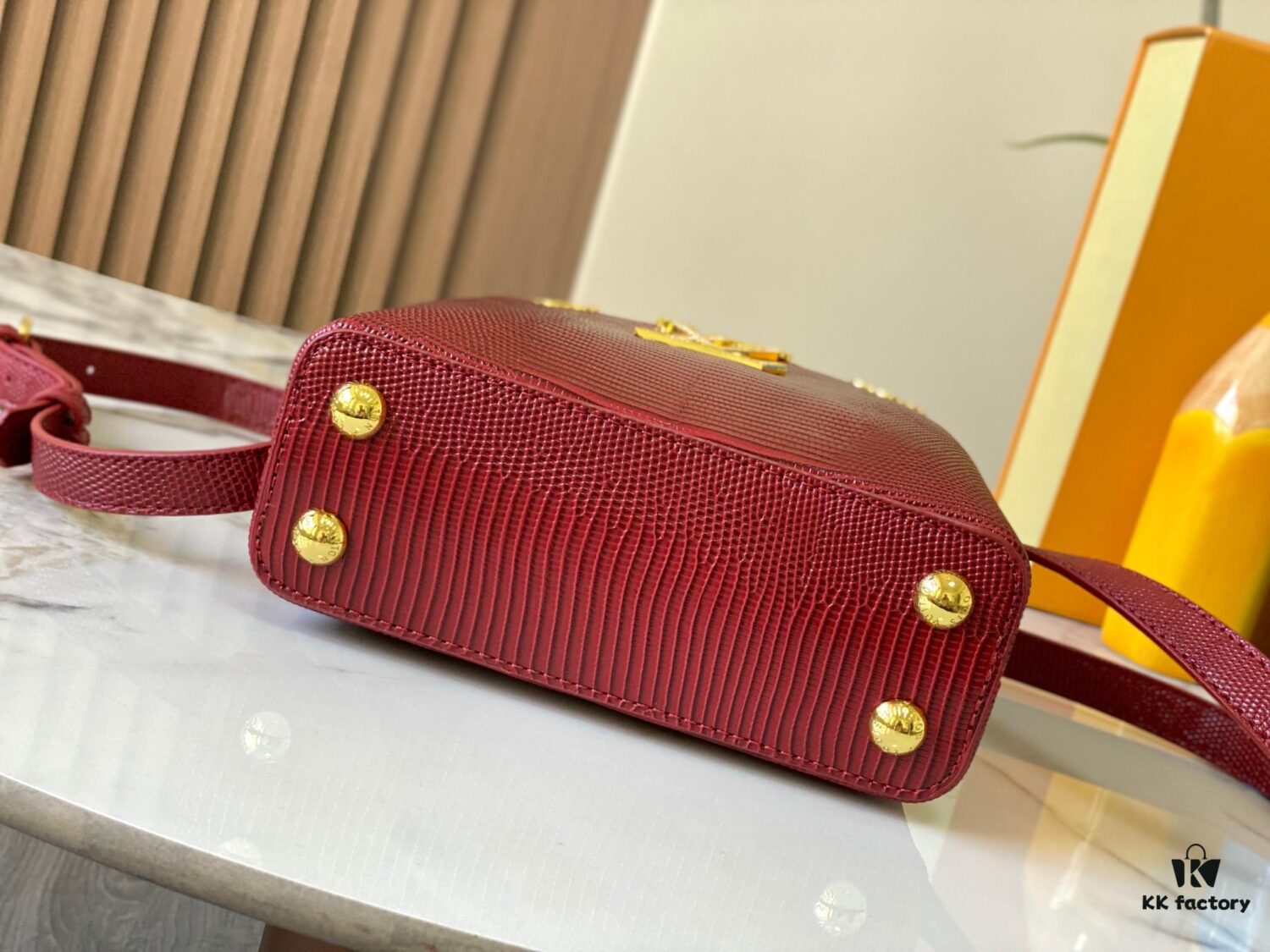 69307d746e68136f4d9a7221 Top Quality Original Guangzhou Stock M12296 Burgundy Lizard Skin Combined with Golden Diamond Crown 🔺 This Capucines Mini Bag Features Luxurious Lizard Leather Exterior with Soft Lambskin Lining, Accented with Brilliant Metallic Hardware