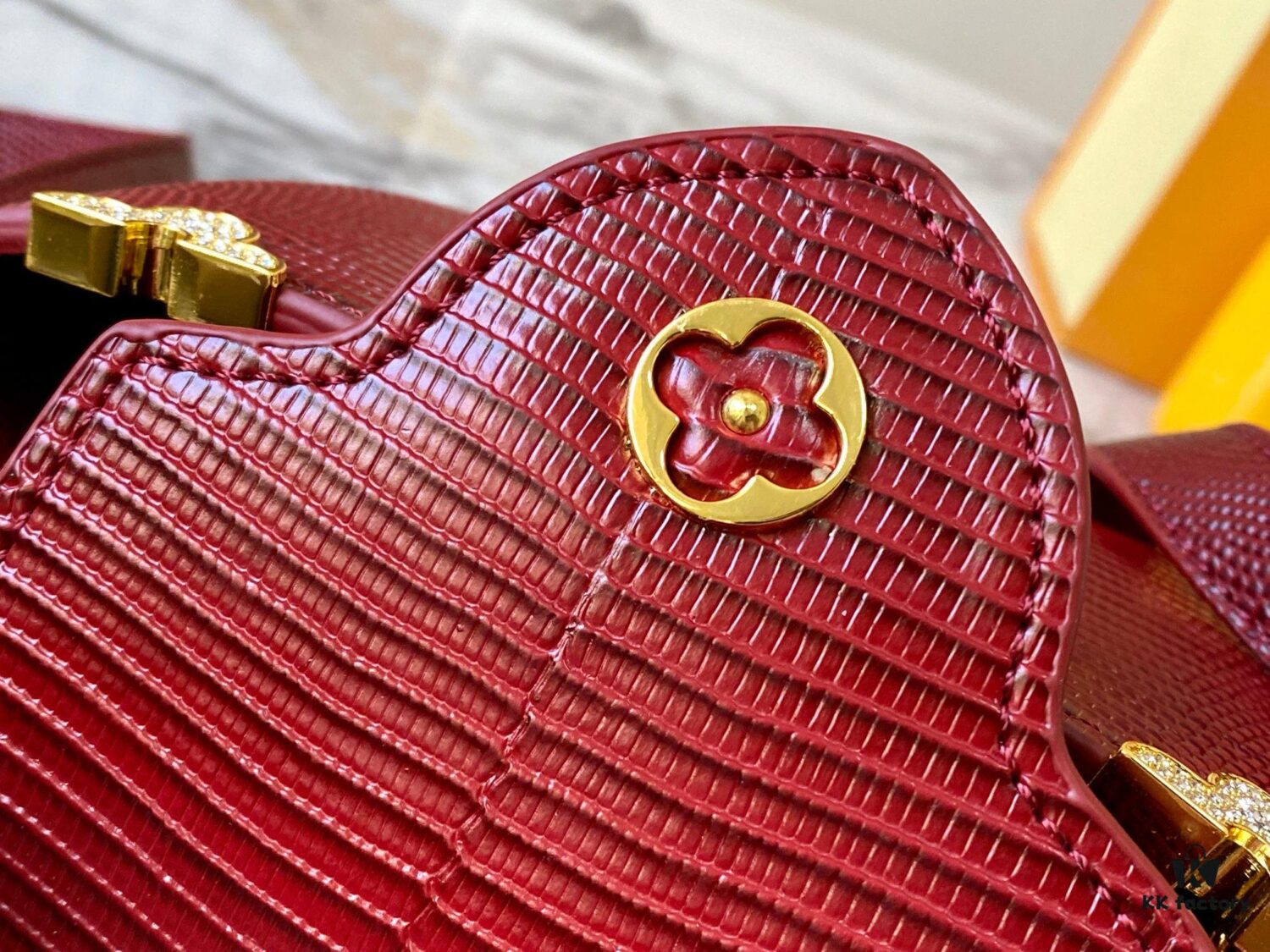 69307d786e68136f4d9a7229 Top Quality Original Guangzhou Stock M12296 Burgundy Lizard Skin Combined with Golden Diamond Crown 🔺 This Capucines Mini Bag Features Luxurious Lizard Leather Exterior with Soft Lambskin Lining, Accented with Brilliant Metallic Hardware