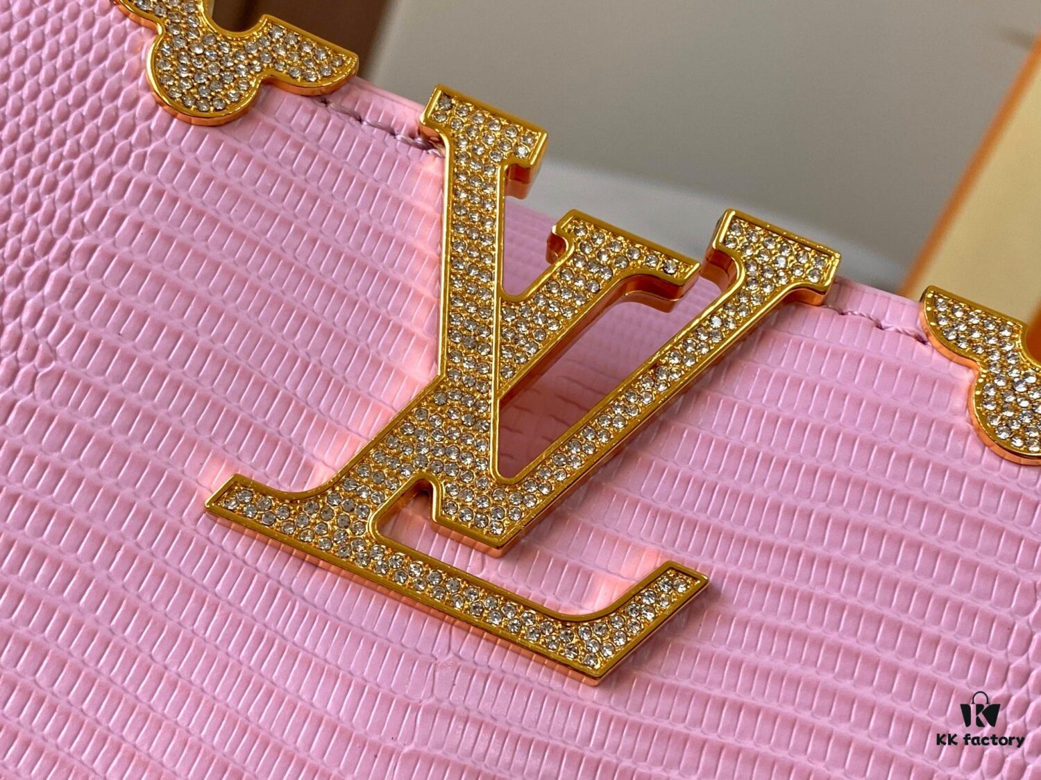 69307d7d6e68136f4d9a722b Top-Quality Original Guangzhou Stock M12297 Pink Lizard Skin with Gold-Tone Crown Triangle Capucines BB Bag