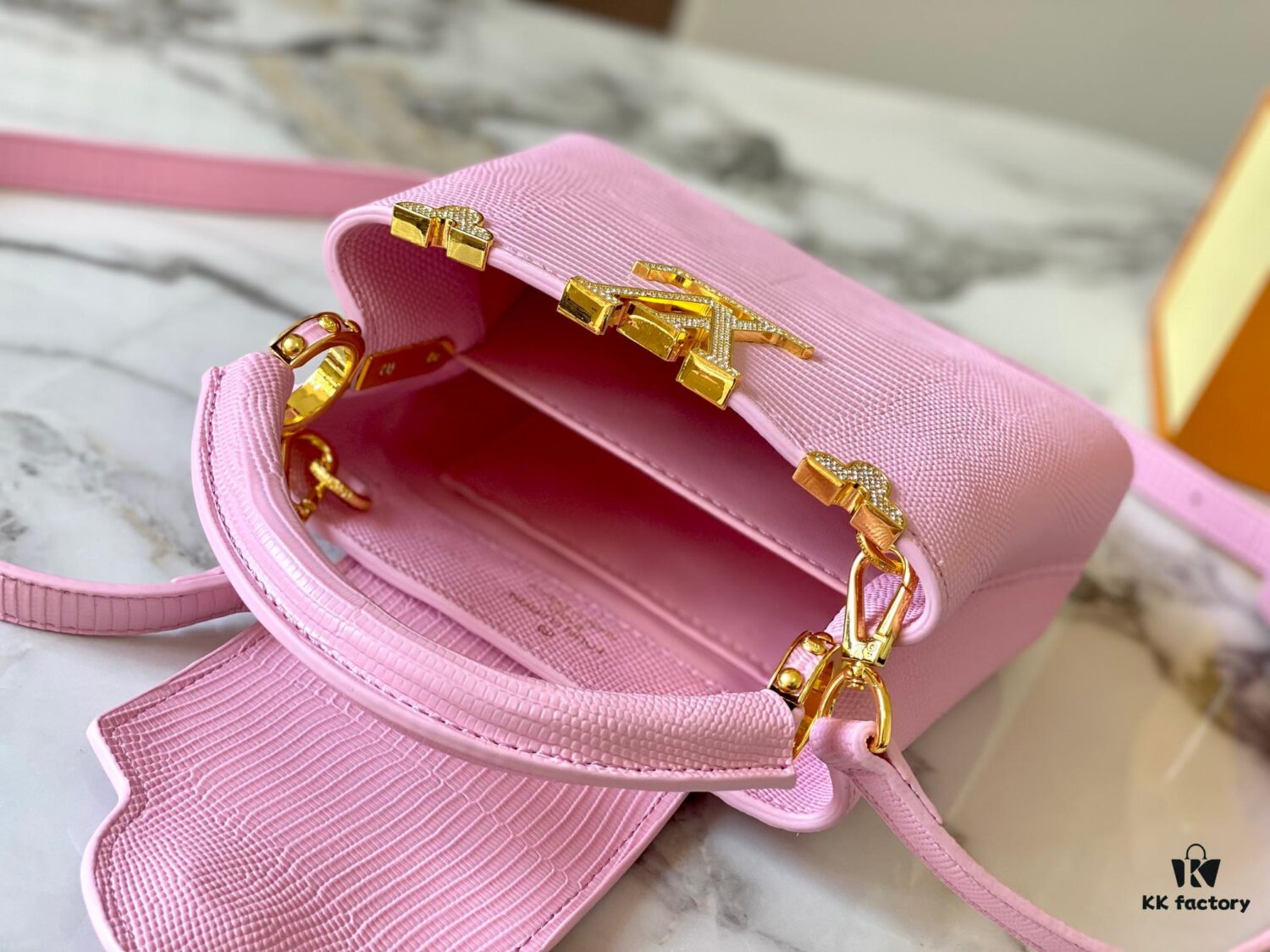 69307d846e68136f4d9a7237 Top Quality Original Guangzhou M12296 Pink Lizard Leather Combined with Golden Diamond Crown 🔺 Capucines Mini Bag