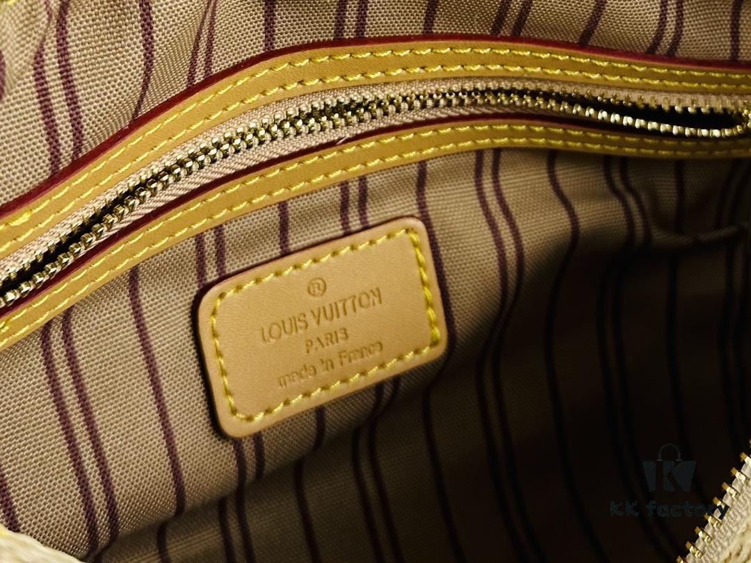69307da76e68136f4d9a7281 New Arrival LV Straw Keepall Pillow Bag