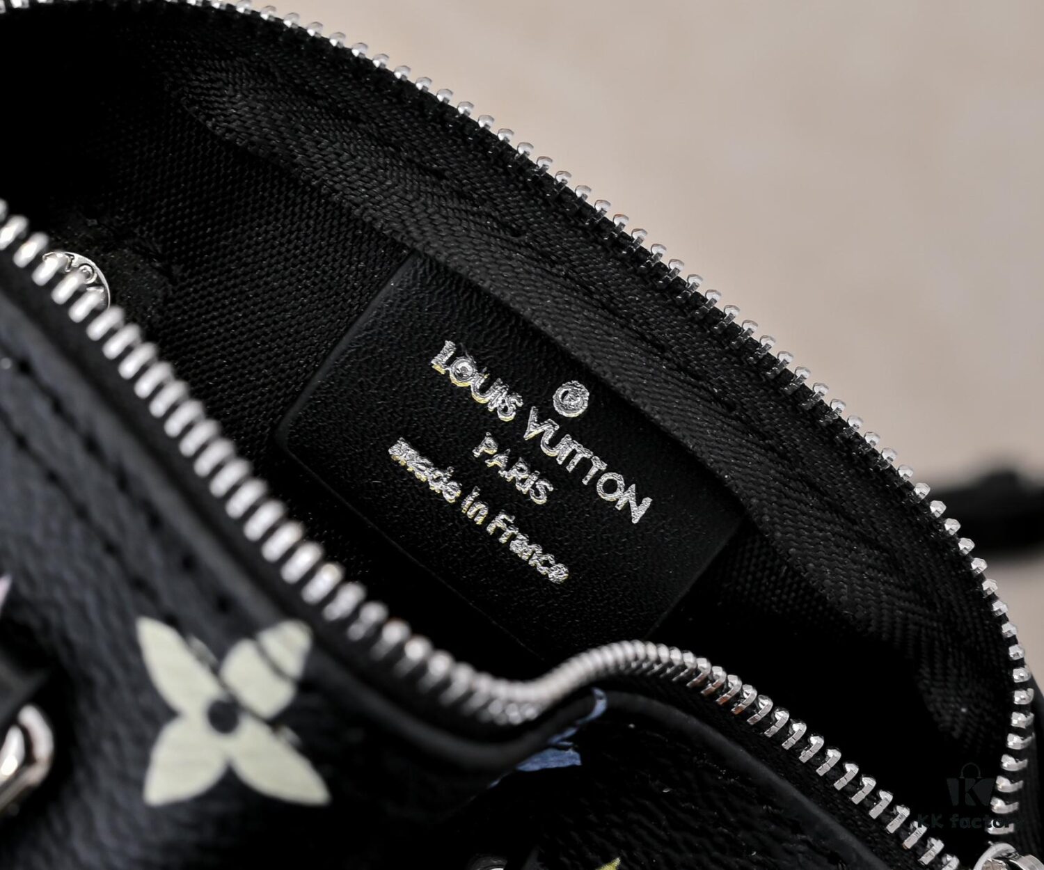 69307db26e68136f4d9a7294 Upgraded Version 140 M13406 M13391 (Authentic Photos, Accurate Match) M81085 New Denim Louis Vuitton × Murakami Collaboration Nano Speedy Bag