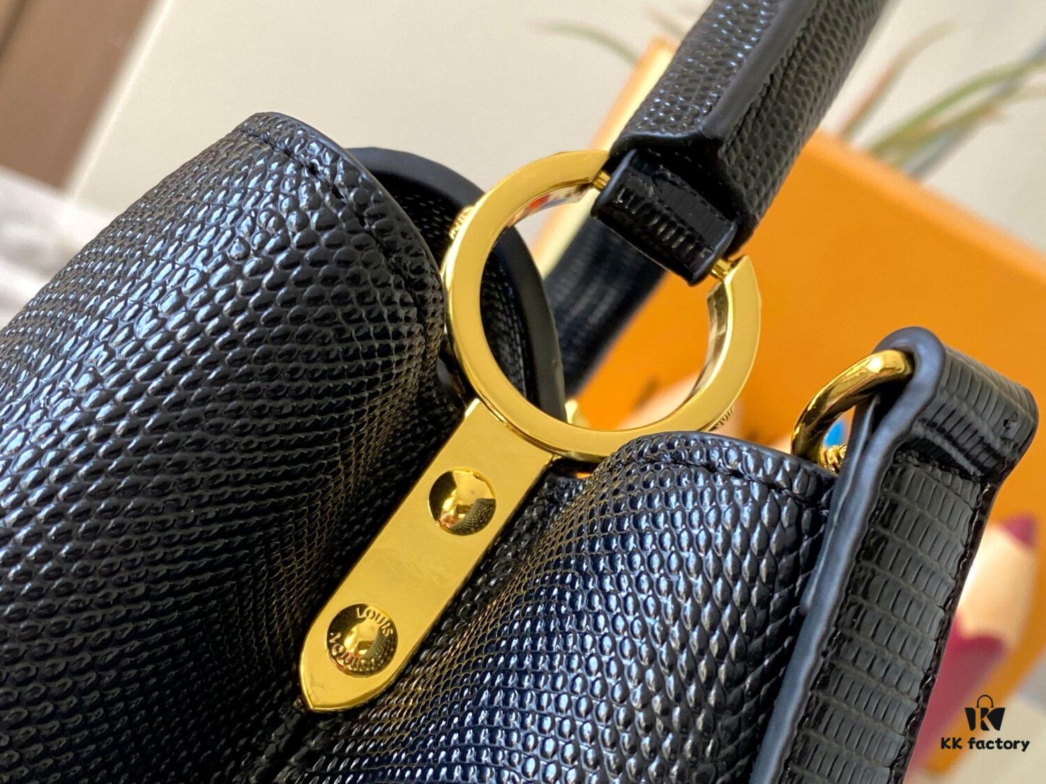 69307df56e68136f4d9a7317 Top Quality Original Guangzhou M99528 Black Lizard Leather Gold Buckle Capucines BB Handbag