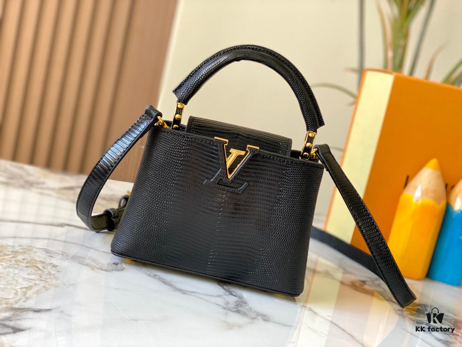 69307df66e68136f4d9a731a Top Quality Original Guangzhou Stock M99527 Black Lizard Leather with Gold Buckle