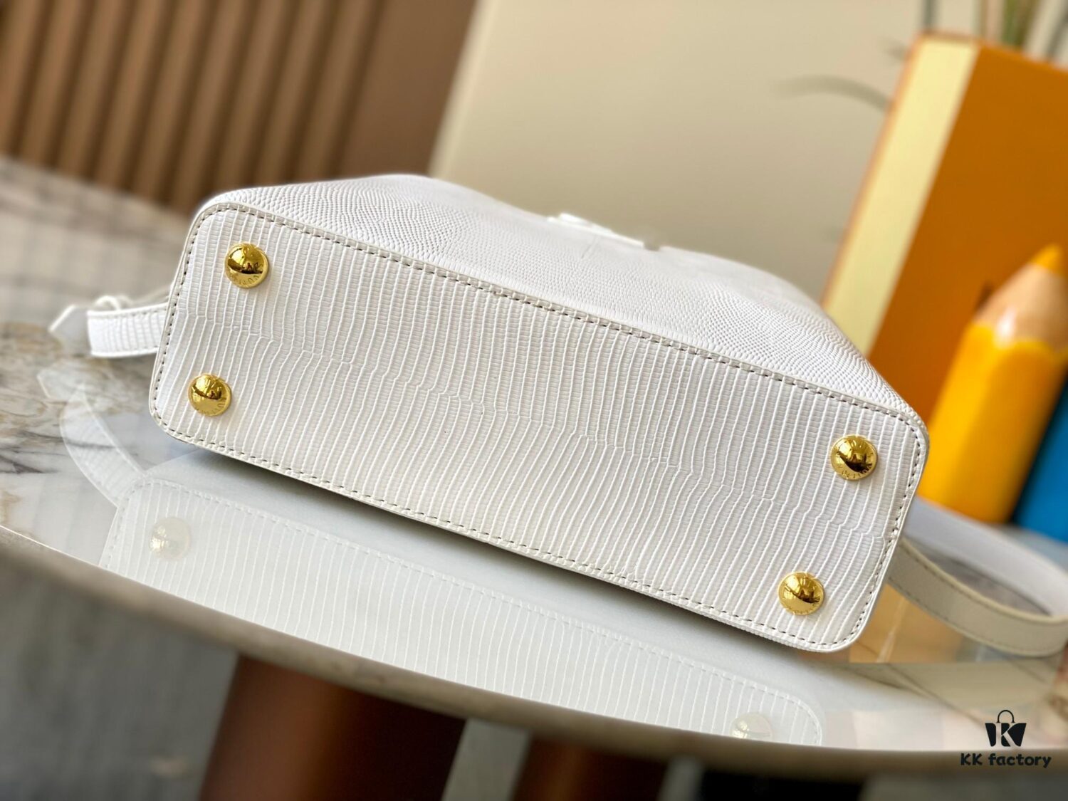 69307dfe6e68136f4d9a7327 Top Quality Original Guangzhou M99528 White Lizard Skin Gold Buckle Capucines BB Handbag