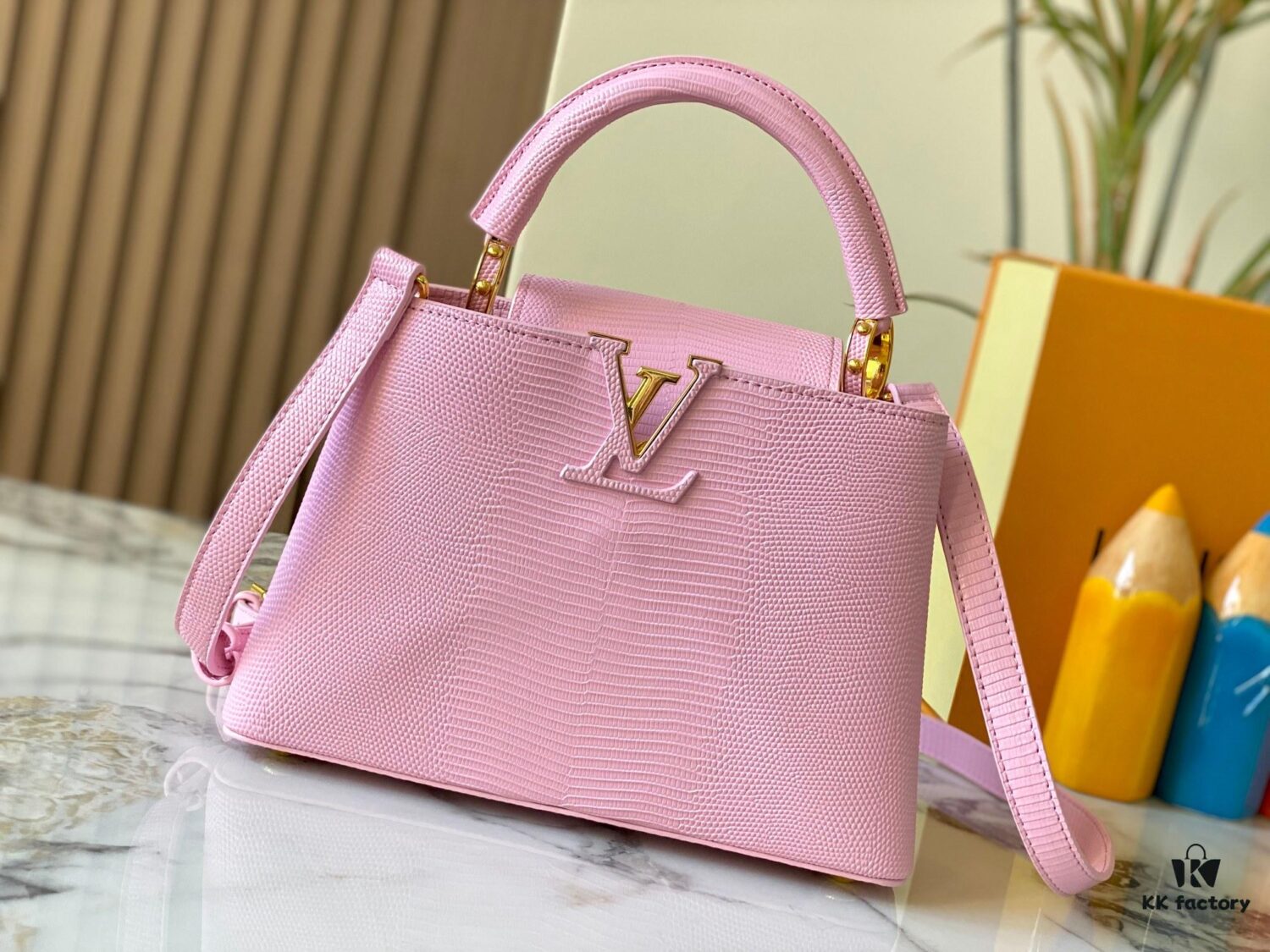 69307e076e68136f4d9a7336 Top Quality Original Guangzhou Stock M99528 Pink Lizard Skin Gold Buckle Capucines BB Handbag