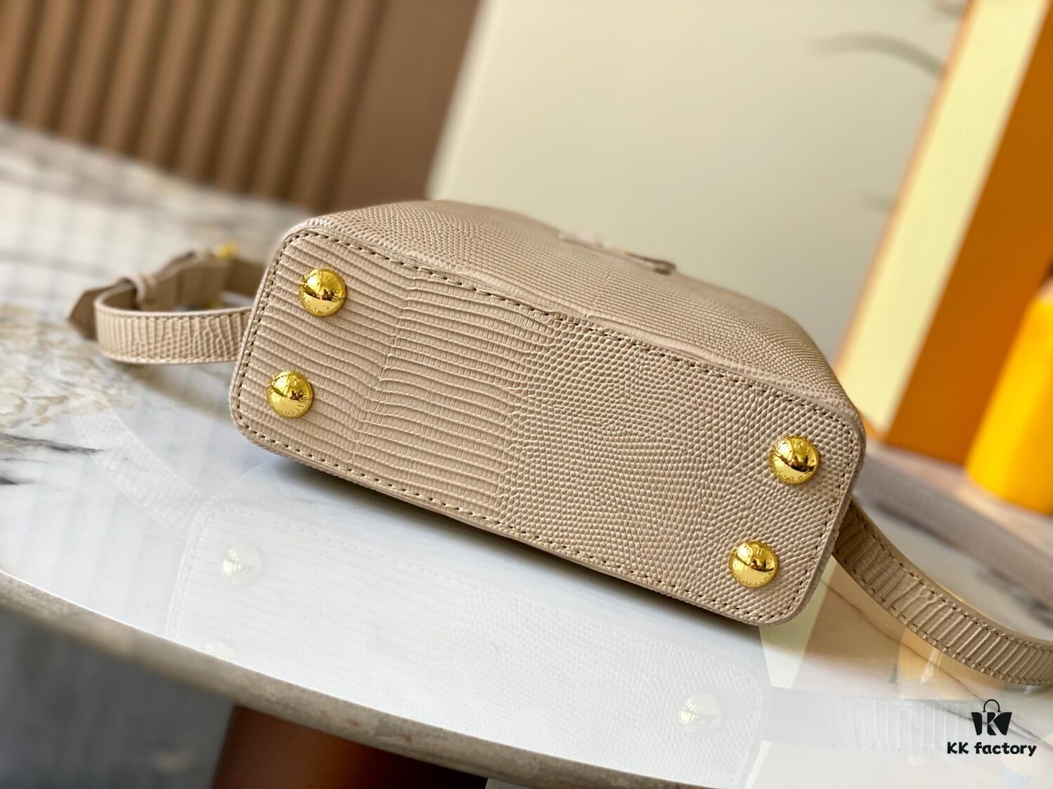 69307e196e68136f4d9a7352 Top Quality Original Guangzhou Stock M99527 Beige Lizard Leather with Gold Hardware