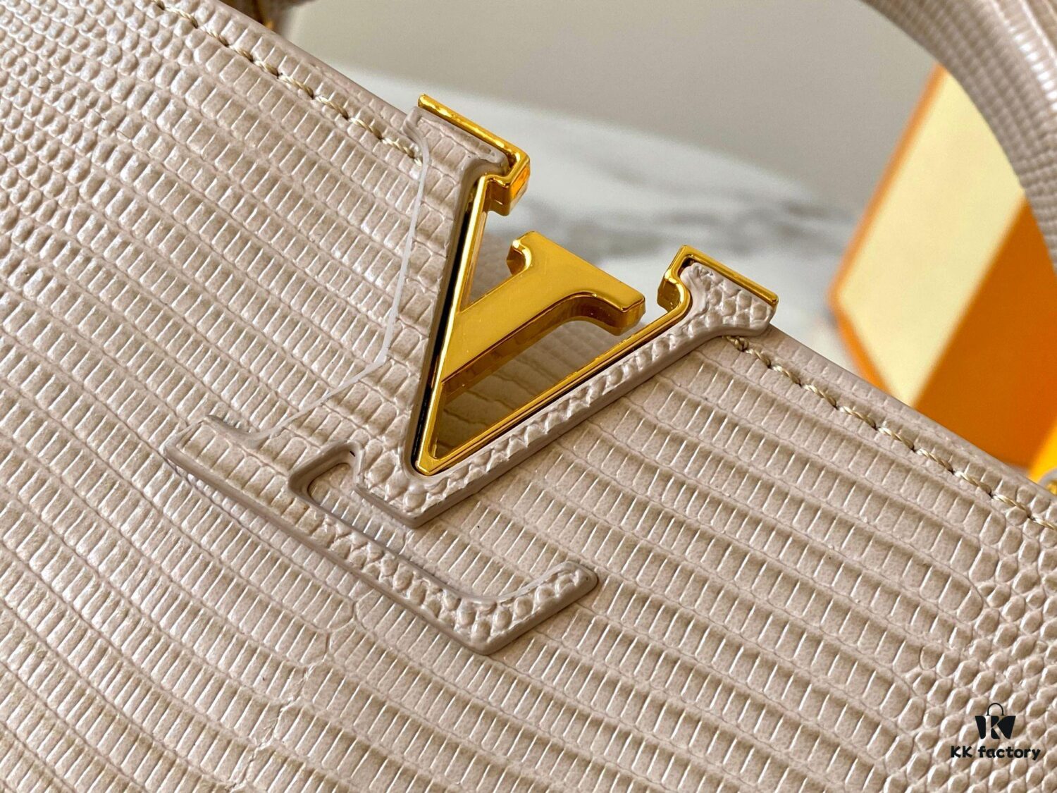 69307e1a6e68136f4d9a7354 Top Quality Original Guangzhou Stock M99527 Beige Lizard Leather with Gold Hardware