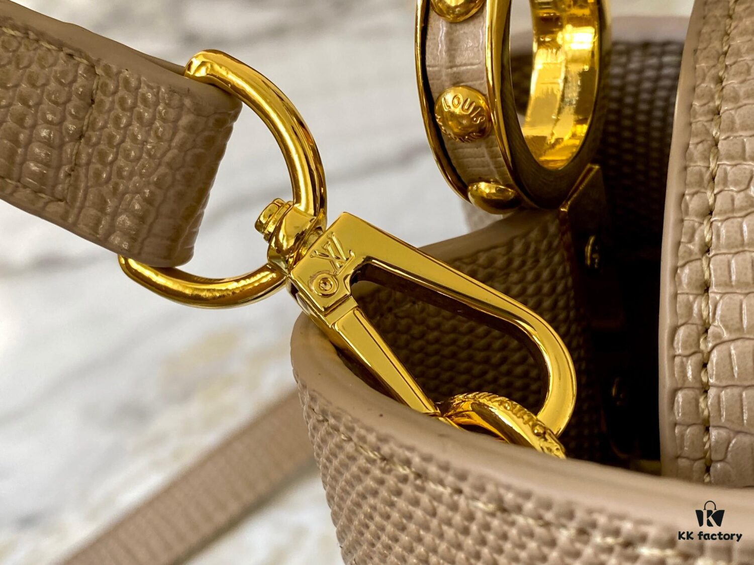 69307e1b6e68136f4d9a7355 Top Quality Original Guangzhou Stock M99527 Beige Lizard Leather with Gold Hardware