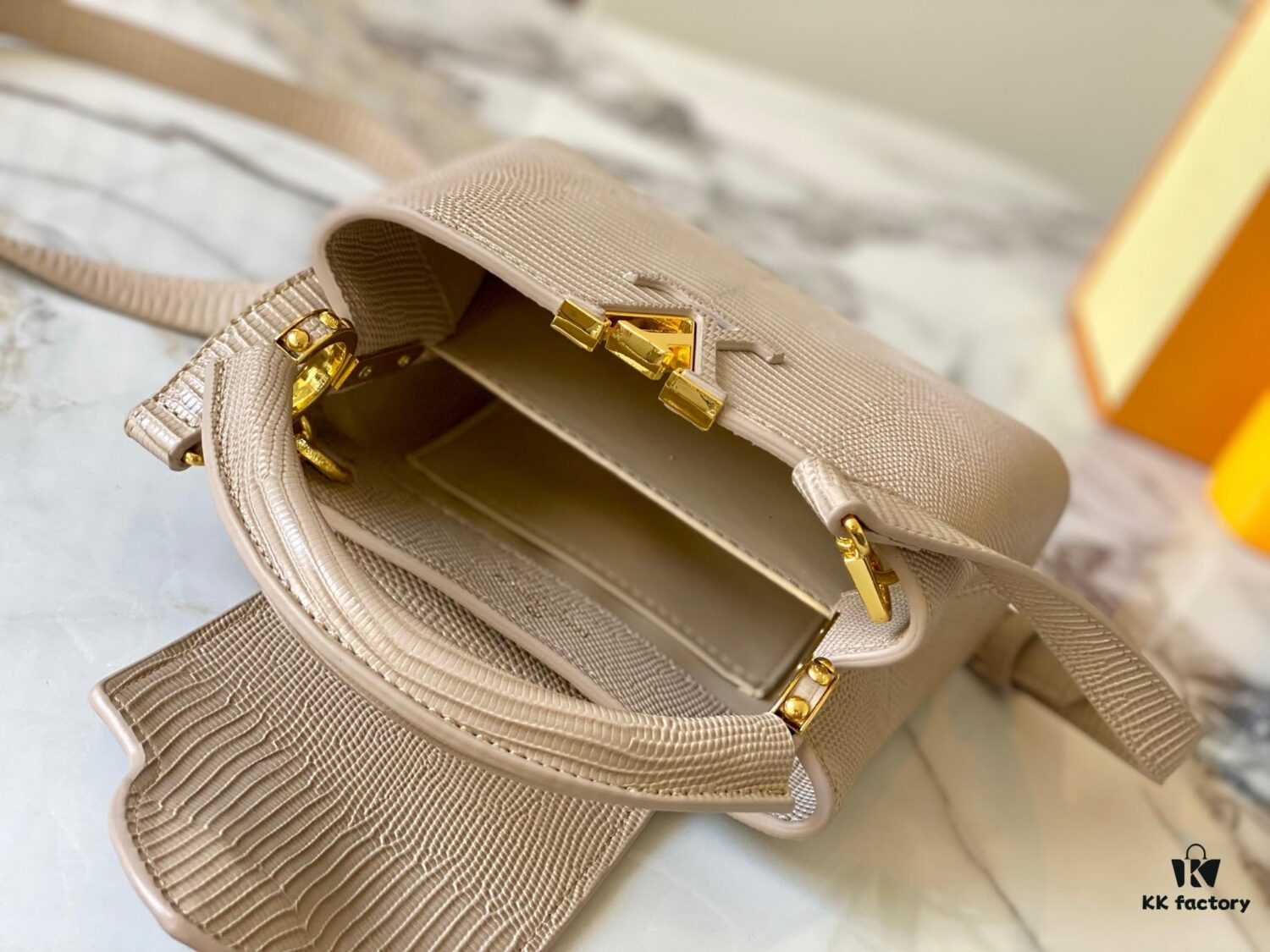 69307e1d6e68136f4d9a7357 Top Quality Original Guangzhou Stock M99527 Beige Lizard Leather with Gold Hardware