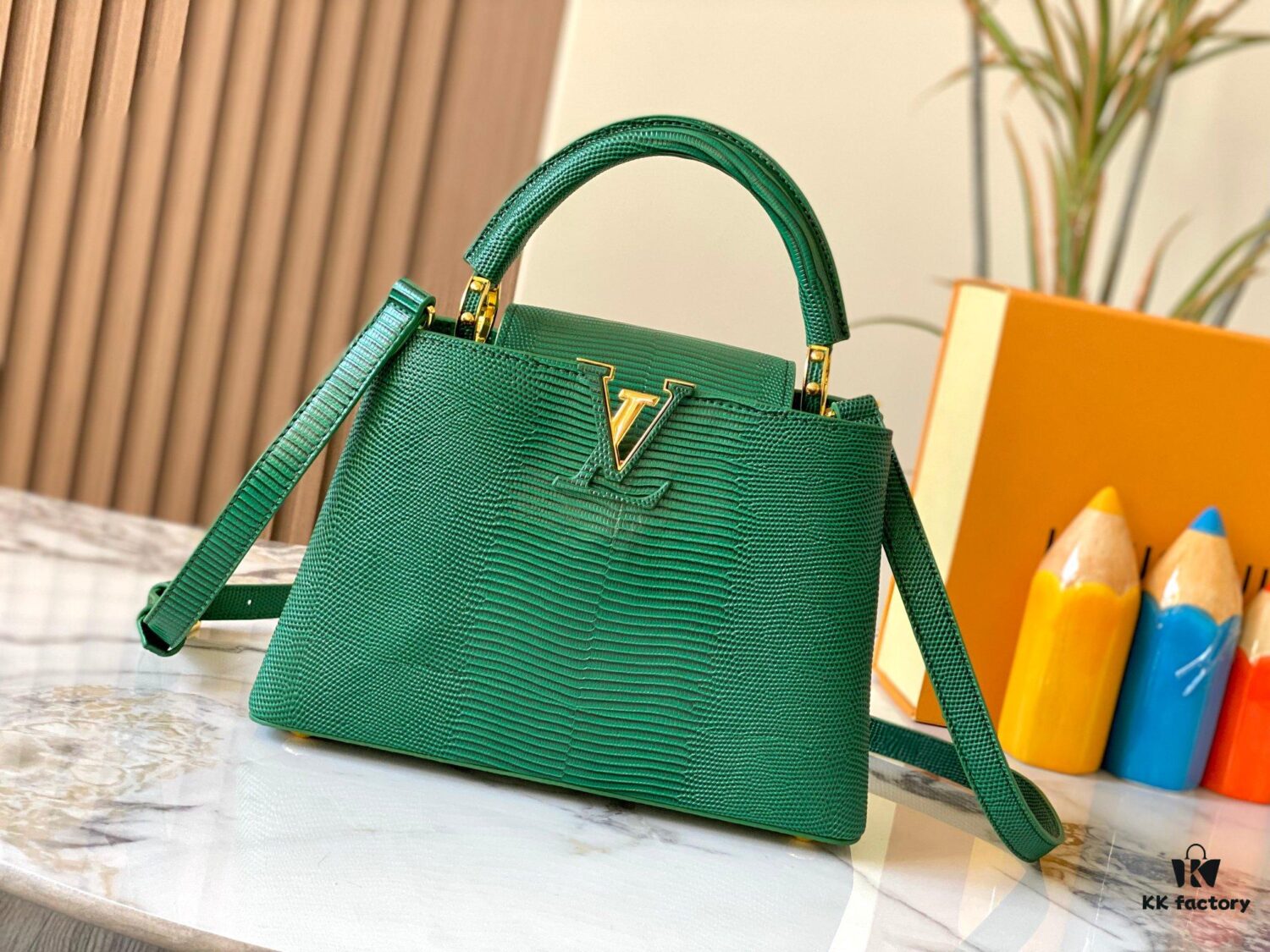 69307e1d6e68136f4d9a7359 Top Quality Original Guangzhou M99528 Green Lizard Skin Gold Buckle Capucines BB Handbag
