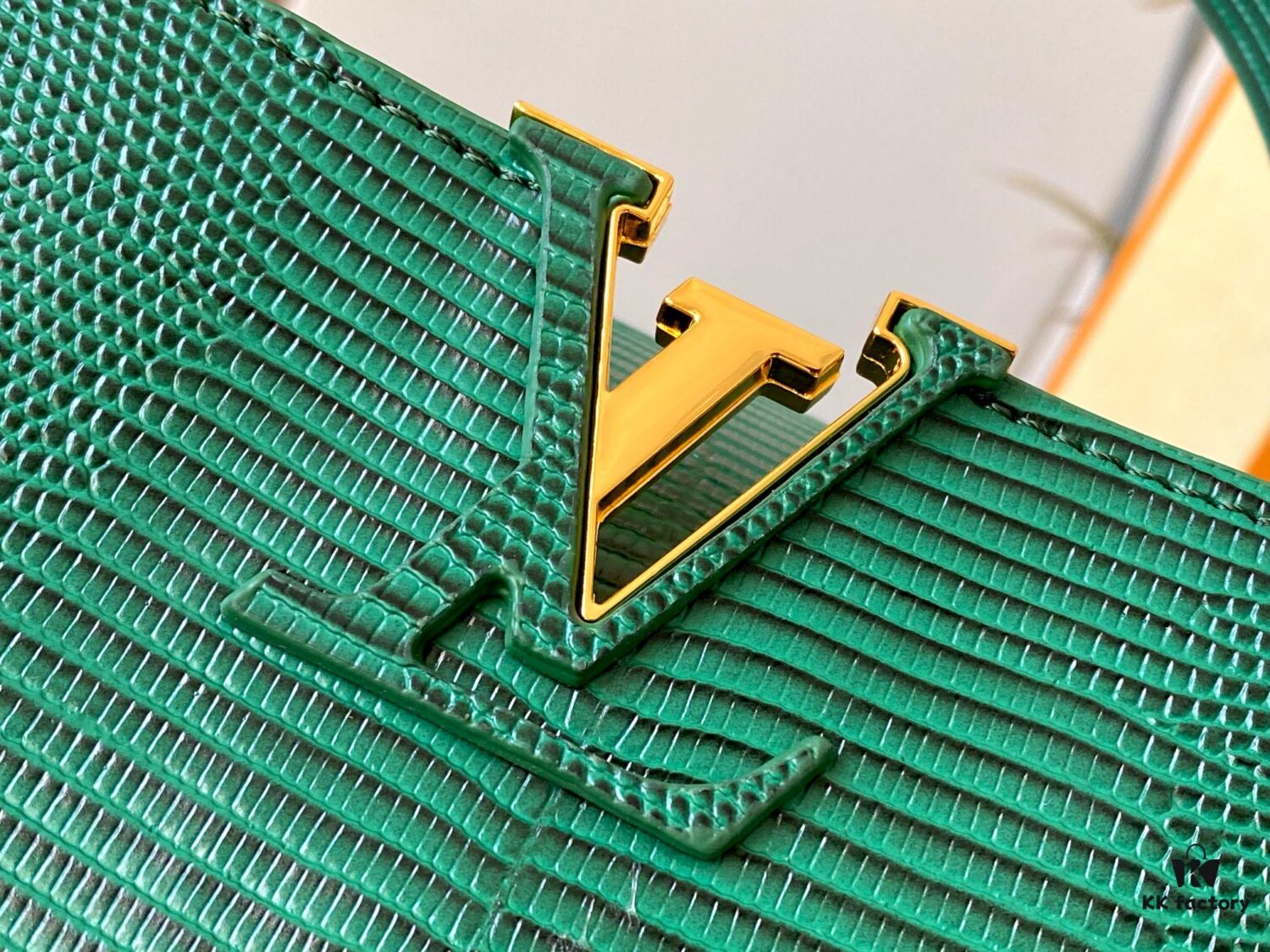 69307e206e68136f4d9a735e Top Quality Original Guangzhou M99528 Green Lizard Skin Gold Buckle Capucines BB Handbag