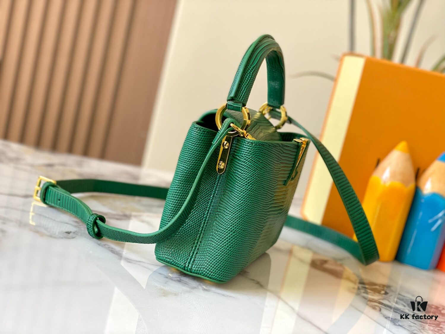 69307e226e68136f4d9a7363 Top Quality Original Guangzhou M99527 Green Lizard Leather Mini Capucines Bag with Gold Hardware