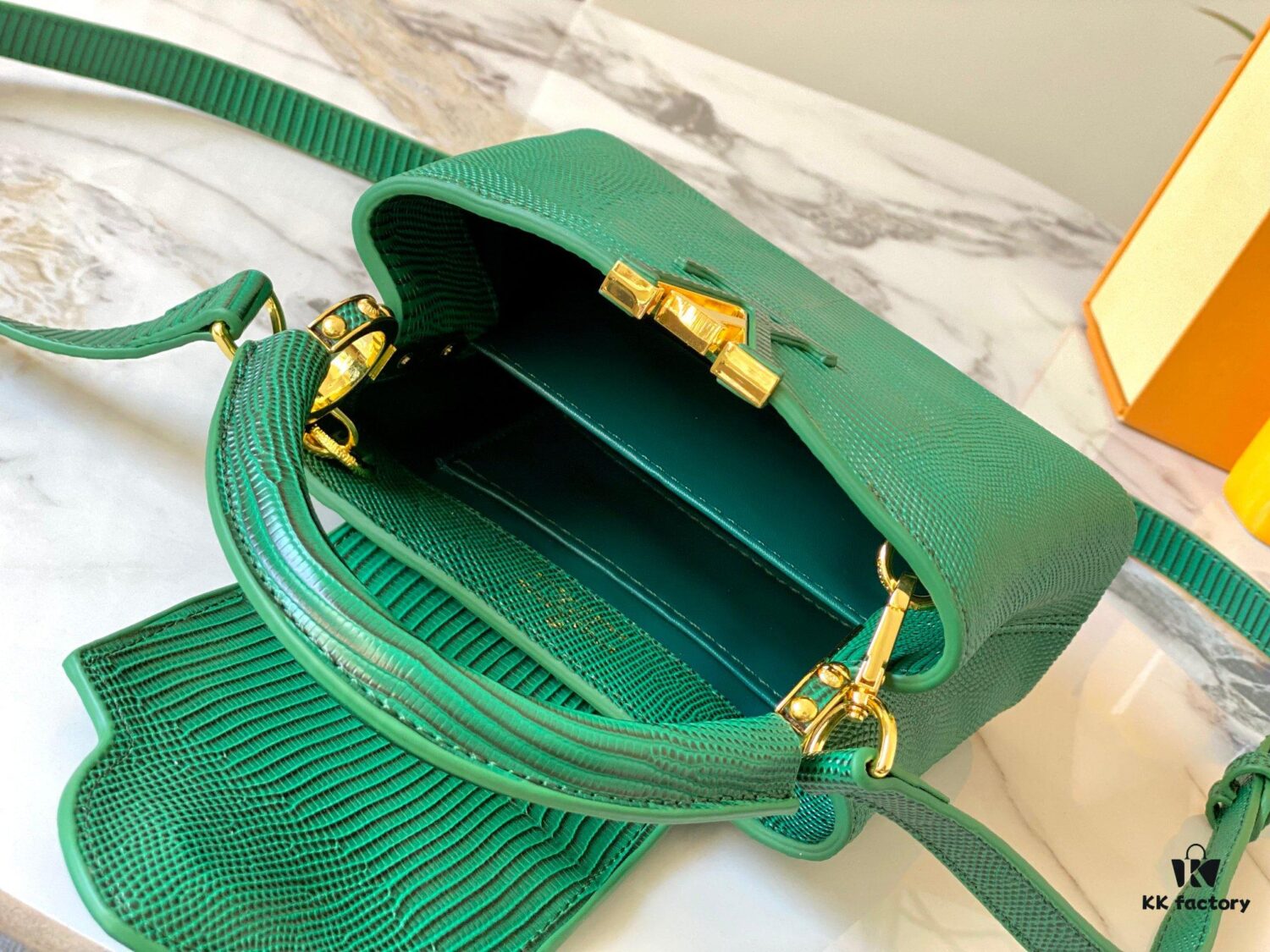 69307e276e68136f4d9a736a Top Quality Original Guangzhou M99527 Green Lizard Leather Mini Capucines Bag with Gold Hardware