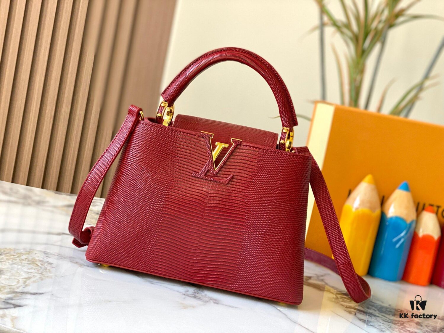 69307e276e68136f4d9a736d Top Quality Original Guangzhou M99528 Date Red Lizard Leather Gold Buckle Capucines BB Handbag