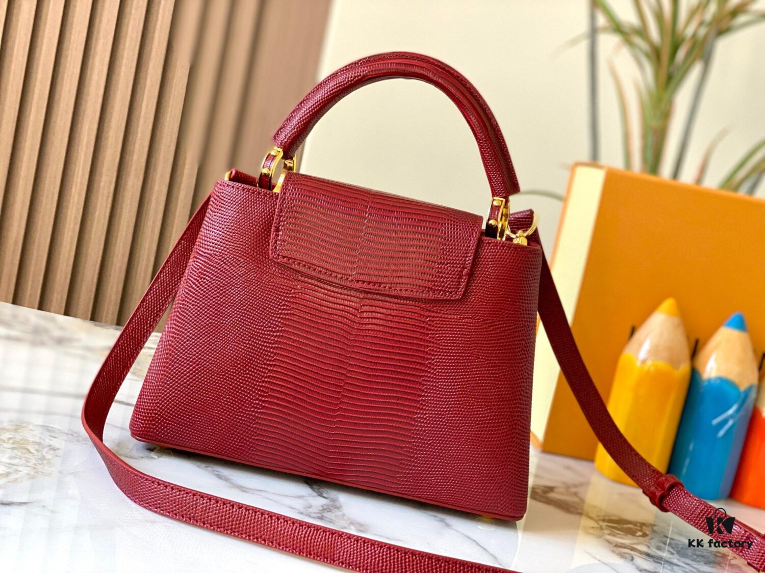 69307e286e68136f4d9a736e Top Quality Original Guangzhou M99528 Date Red Lizard Leather Gold Buckle Capucines BB Handbag