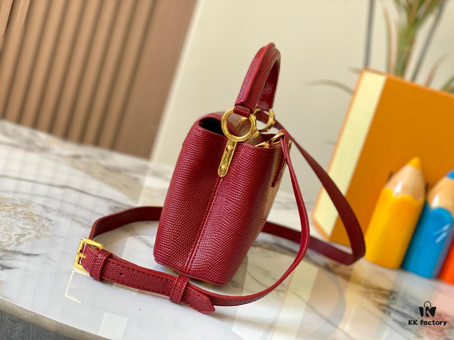 69307e2d6e68136f4d9a7376 Top Quality Original Guangzhou Stock M99527 Burgundy Lizard Leather with Gold Hardware
